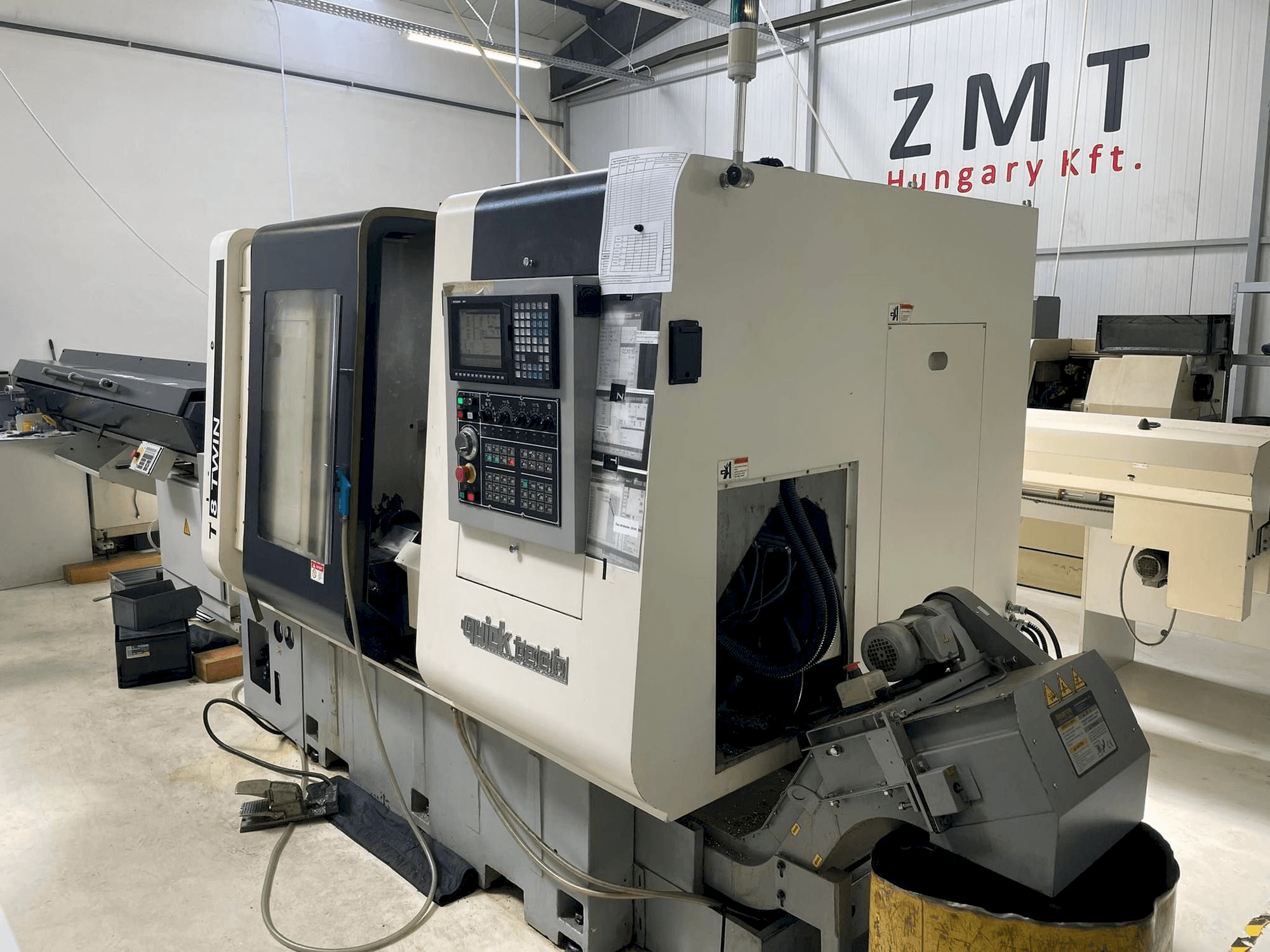 Widok z przodu maszyny Quick-Tech T8 Twin