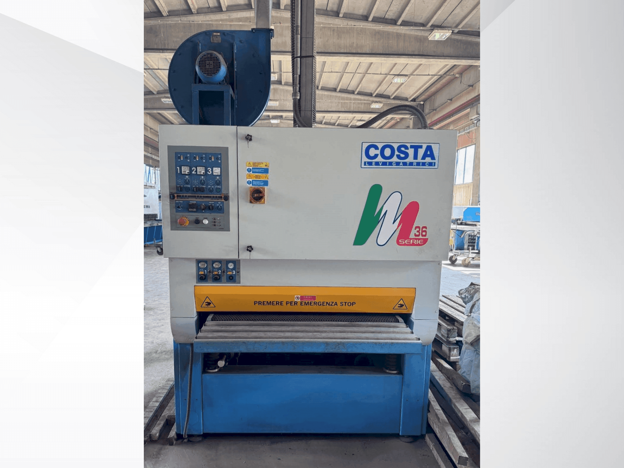 Widok z przodu maszyny Costa M36 CC1150