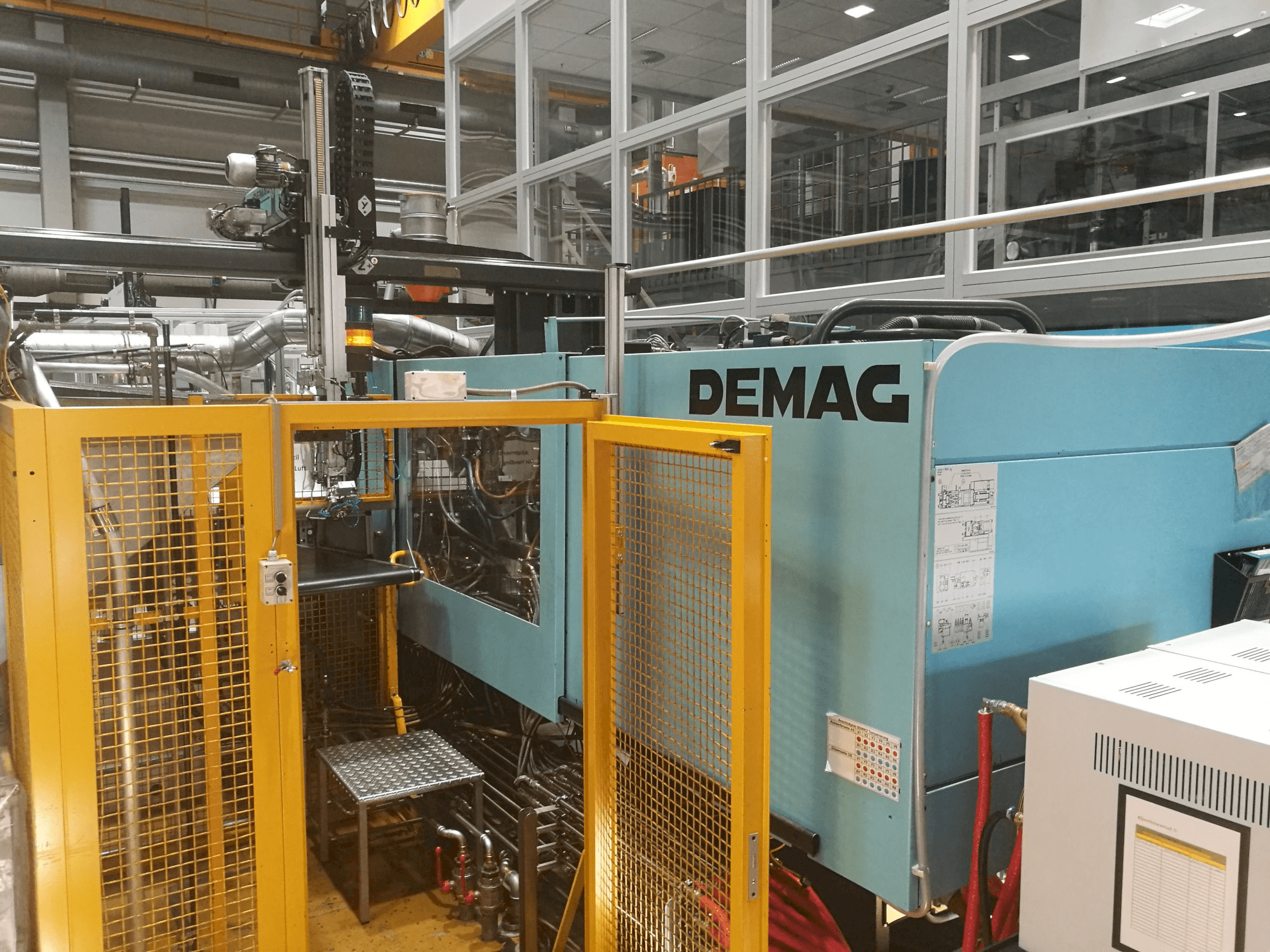 Szczegół maszyny DEMAG Ergotech 330-2300