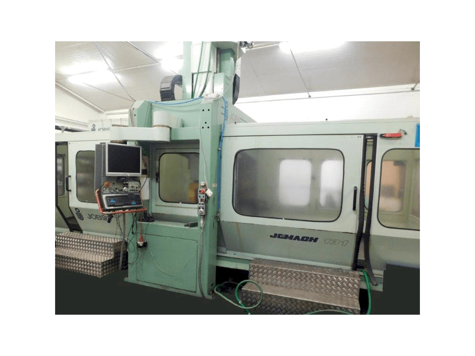 Widok z przodu maszyny JOBS Jomach 131