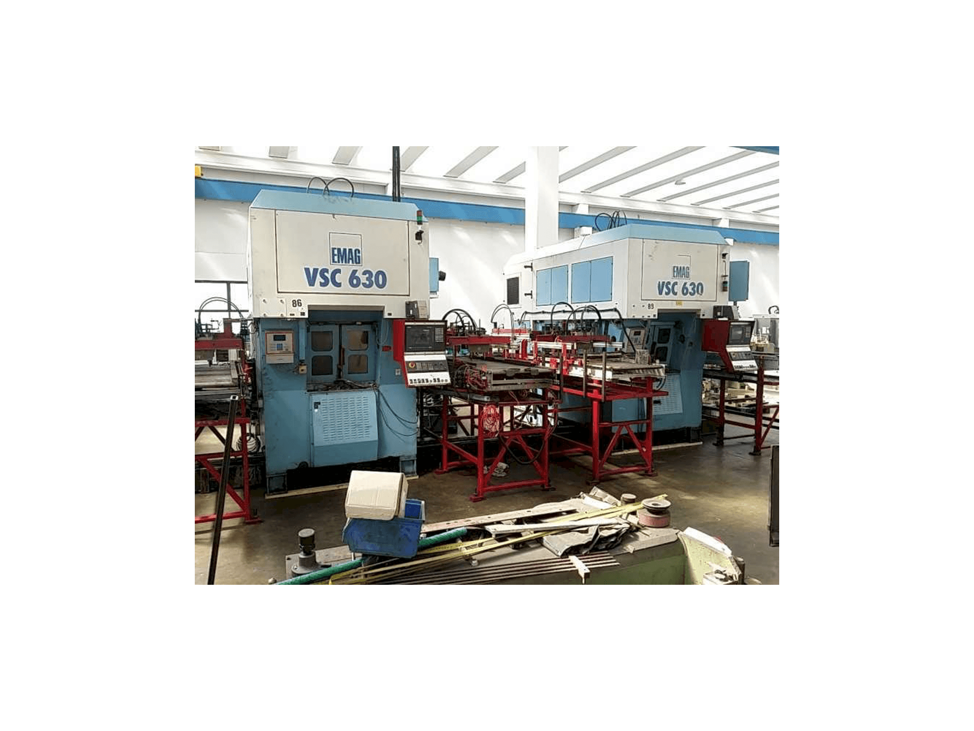 Widok lewej strony maszyny EMAG VSC 630