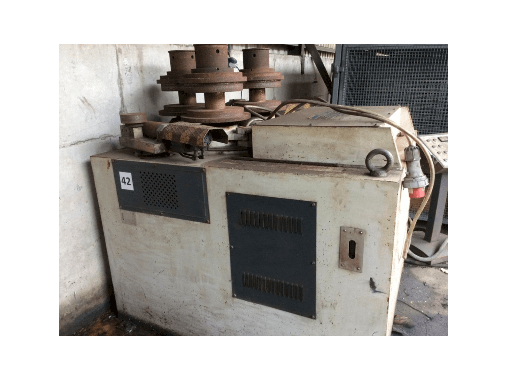 Widok z przodu maszyny Sahinler HPK-120