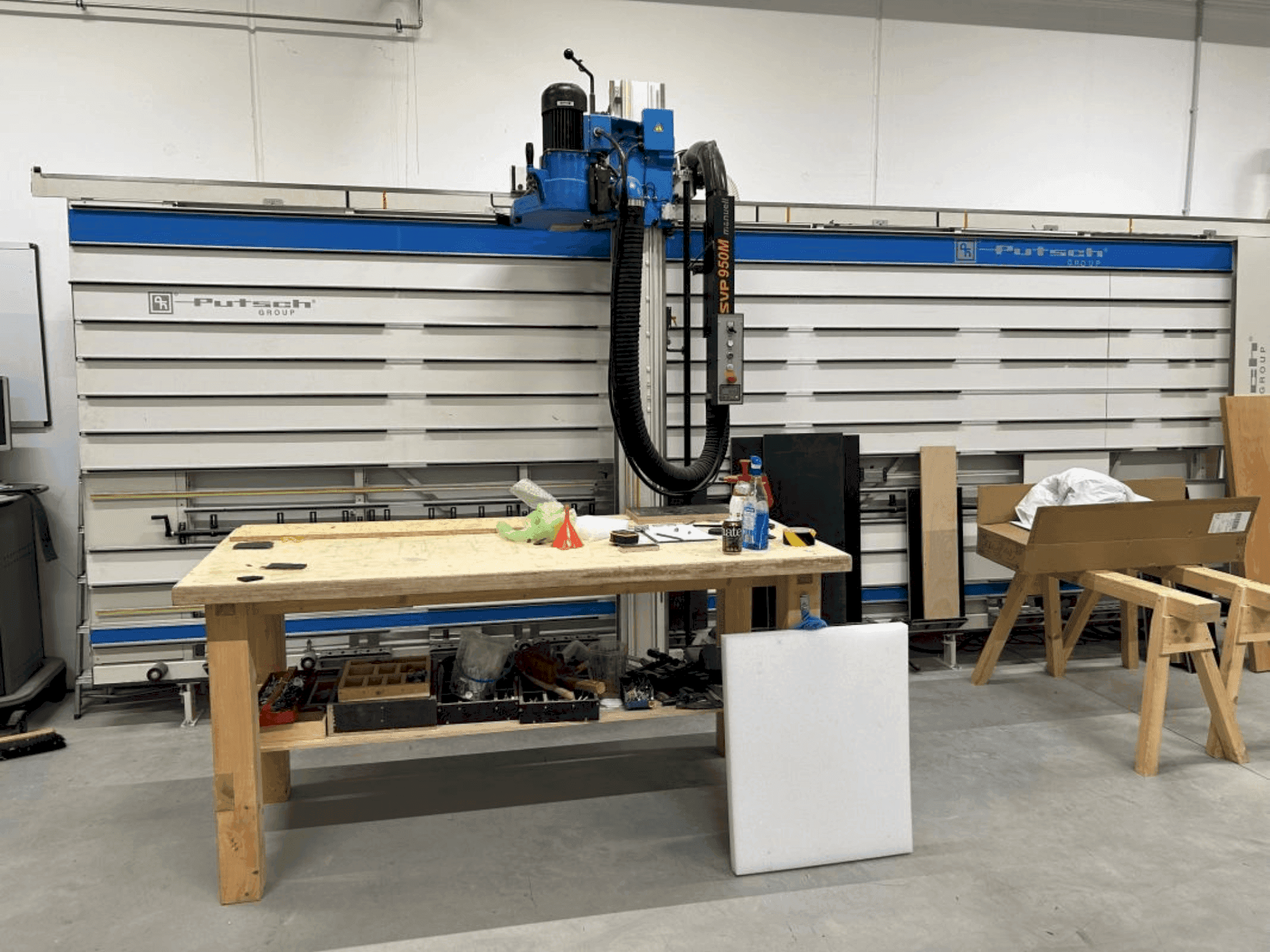 Widok z przodu maszyny PUTSCH SVP 950M