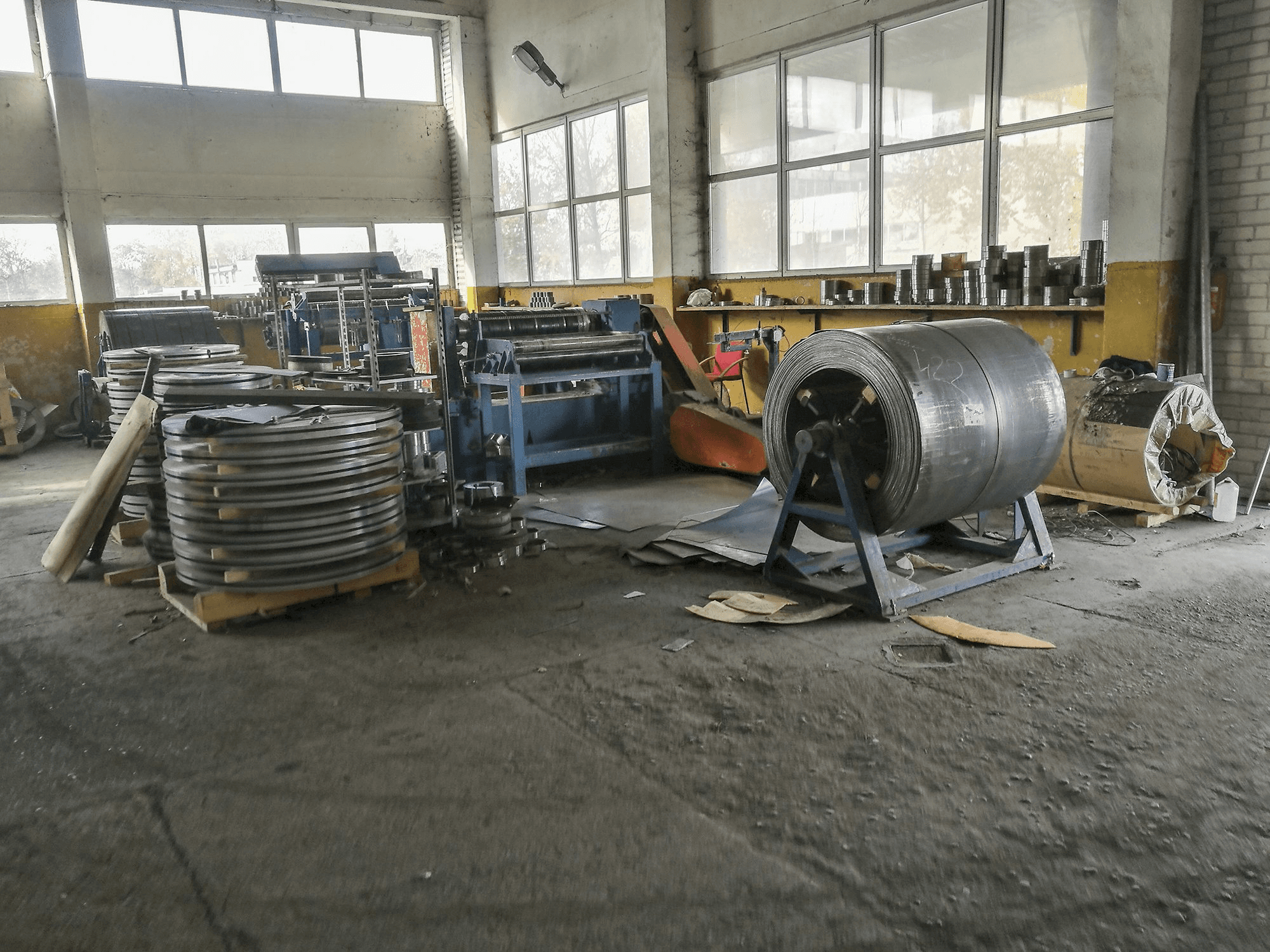 Widok z lewej maszyny BRODPOL LTs 1300/3