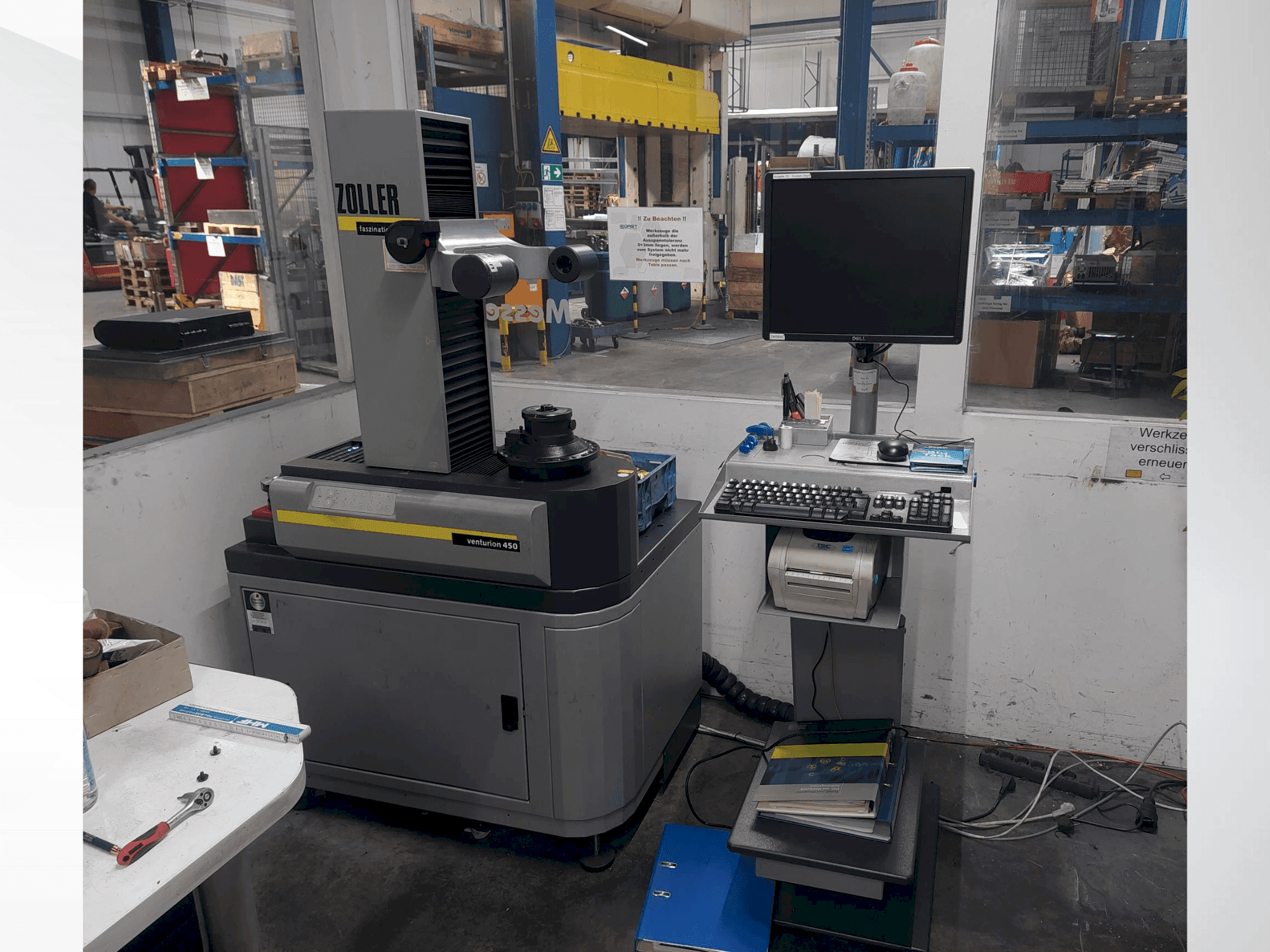 Widok z przodu maszyny Zoller venturion 450