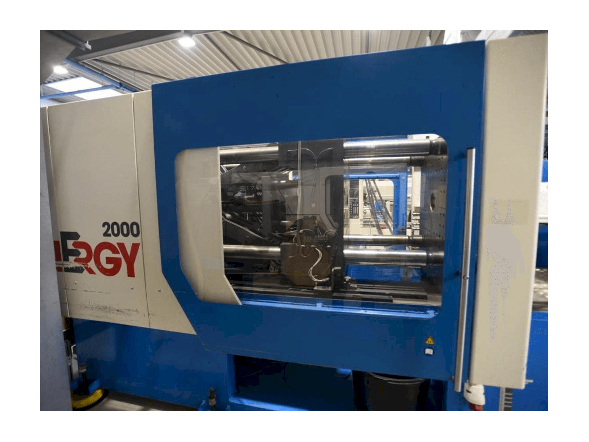 Widok z przodu maszyny Netstal SynErgy 2000-460