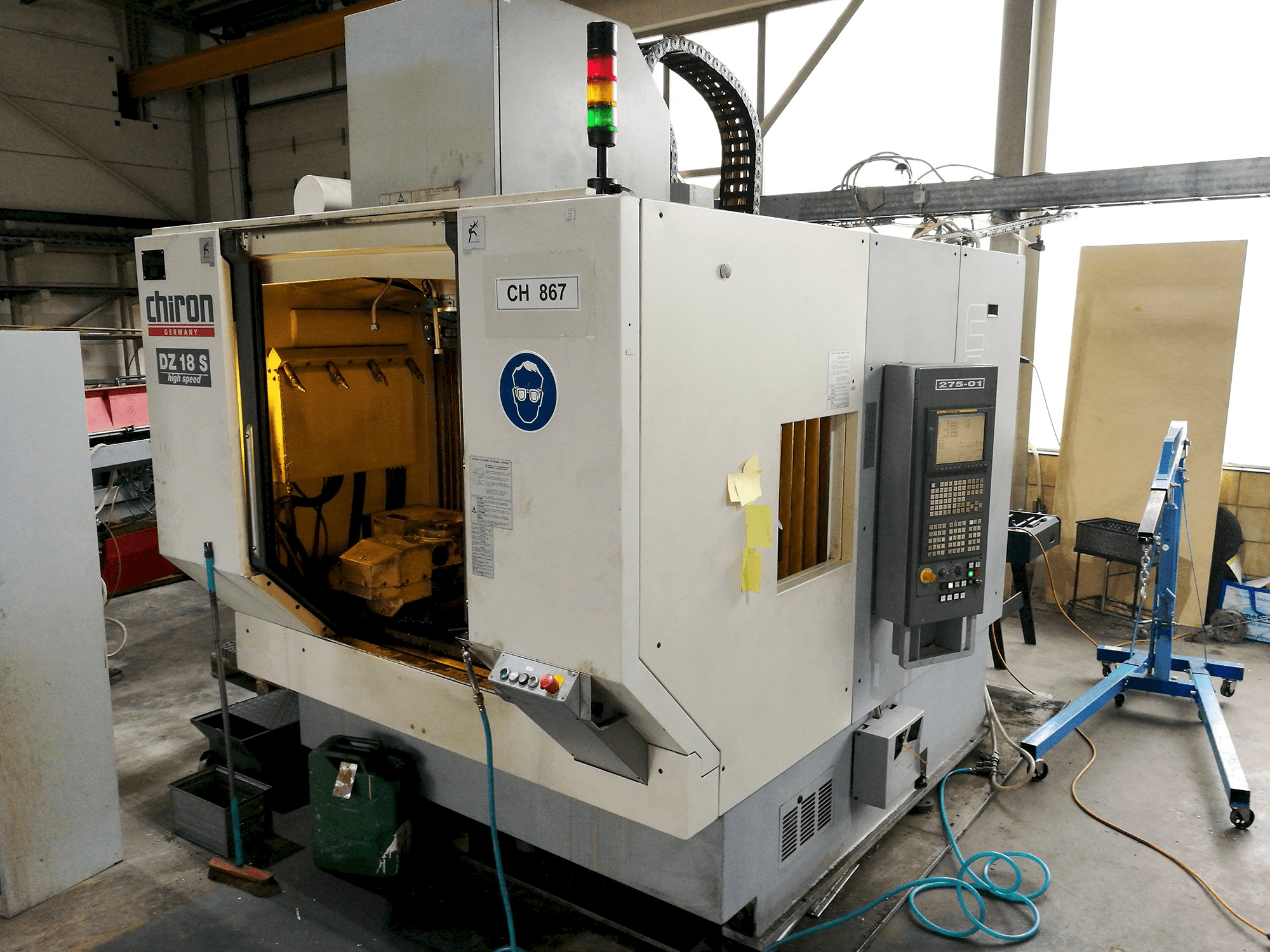 Widok z lewej maszyny Chiron DZ 18 S