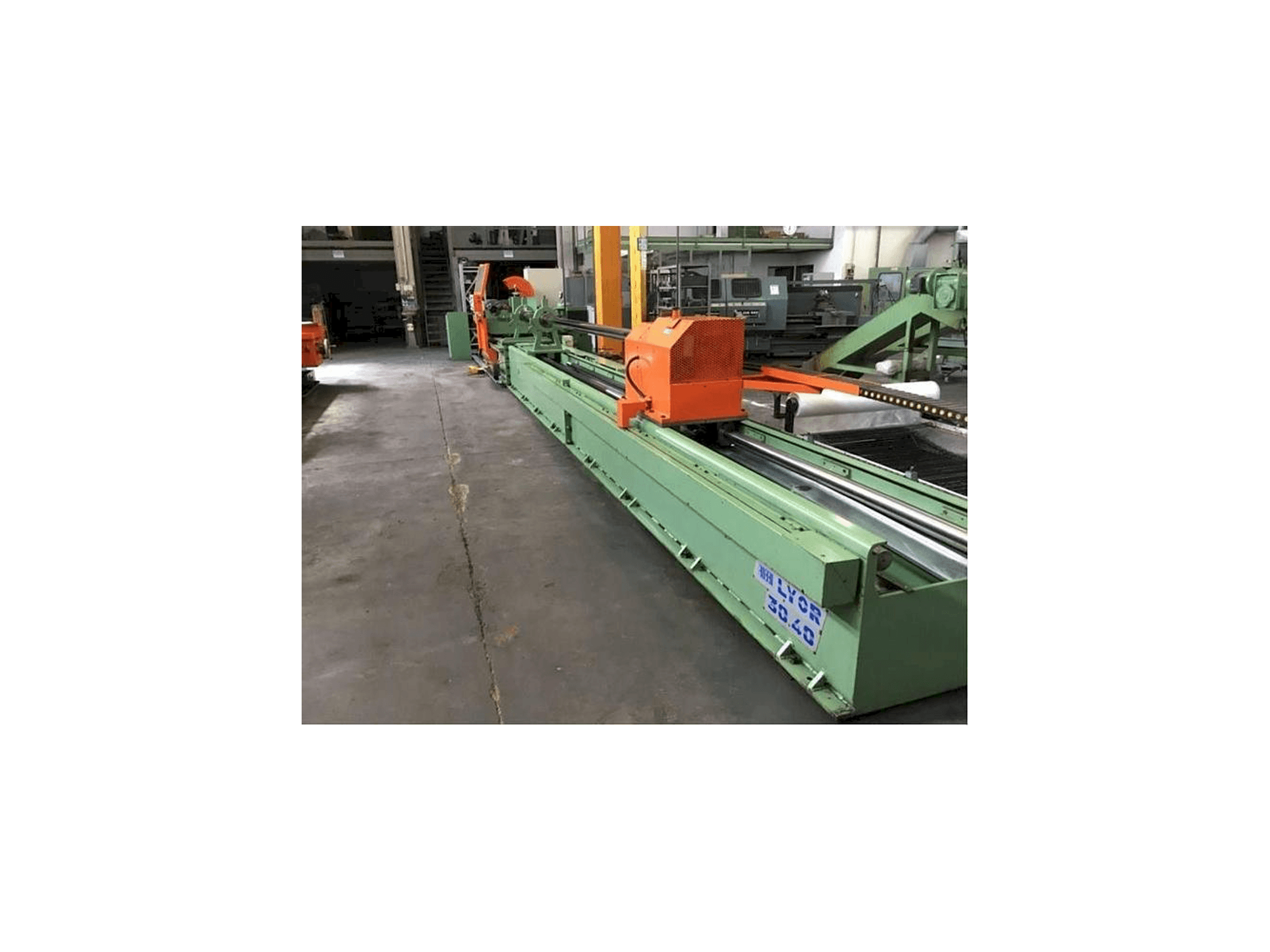 Widok z przodu maszyny ROBBI LYOR 30/40