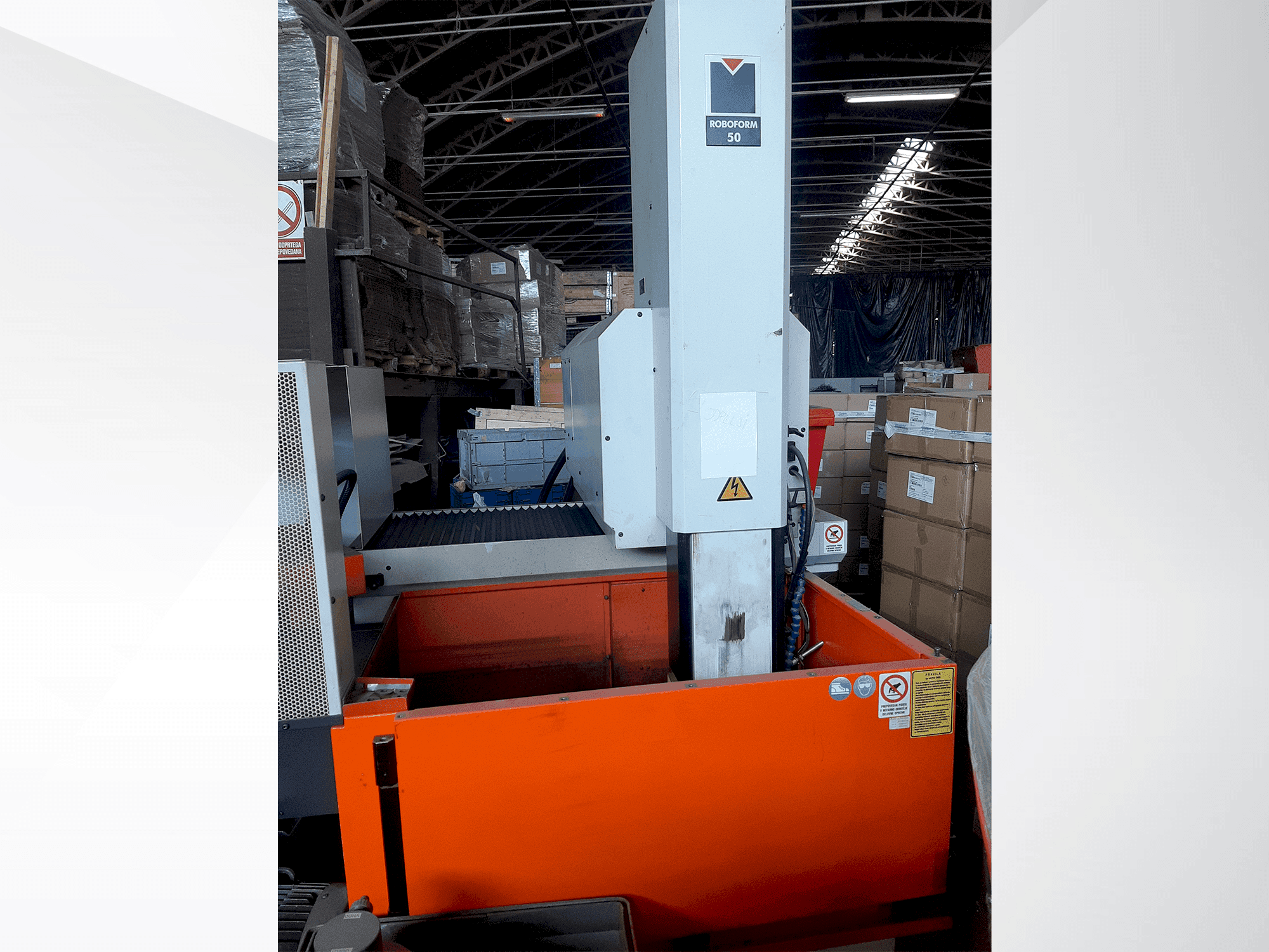 Widok z przodu maszyny CHARMILLES ROBOFORM 50