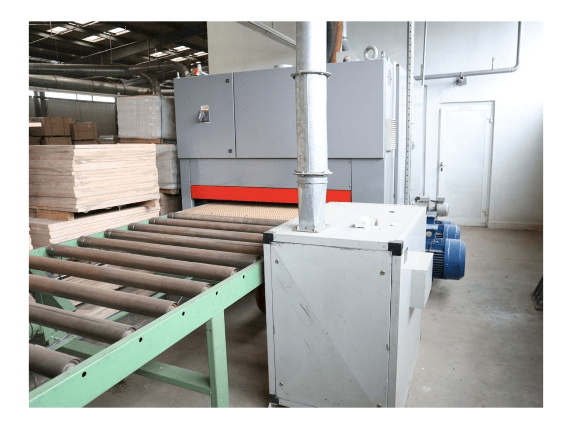 Widok z przodu maszyny ESTERER A.G. HDN 600