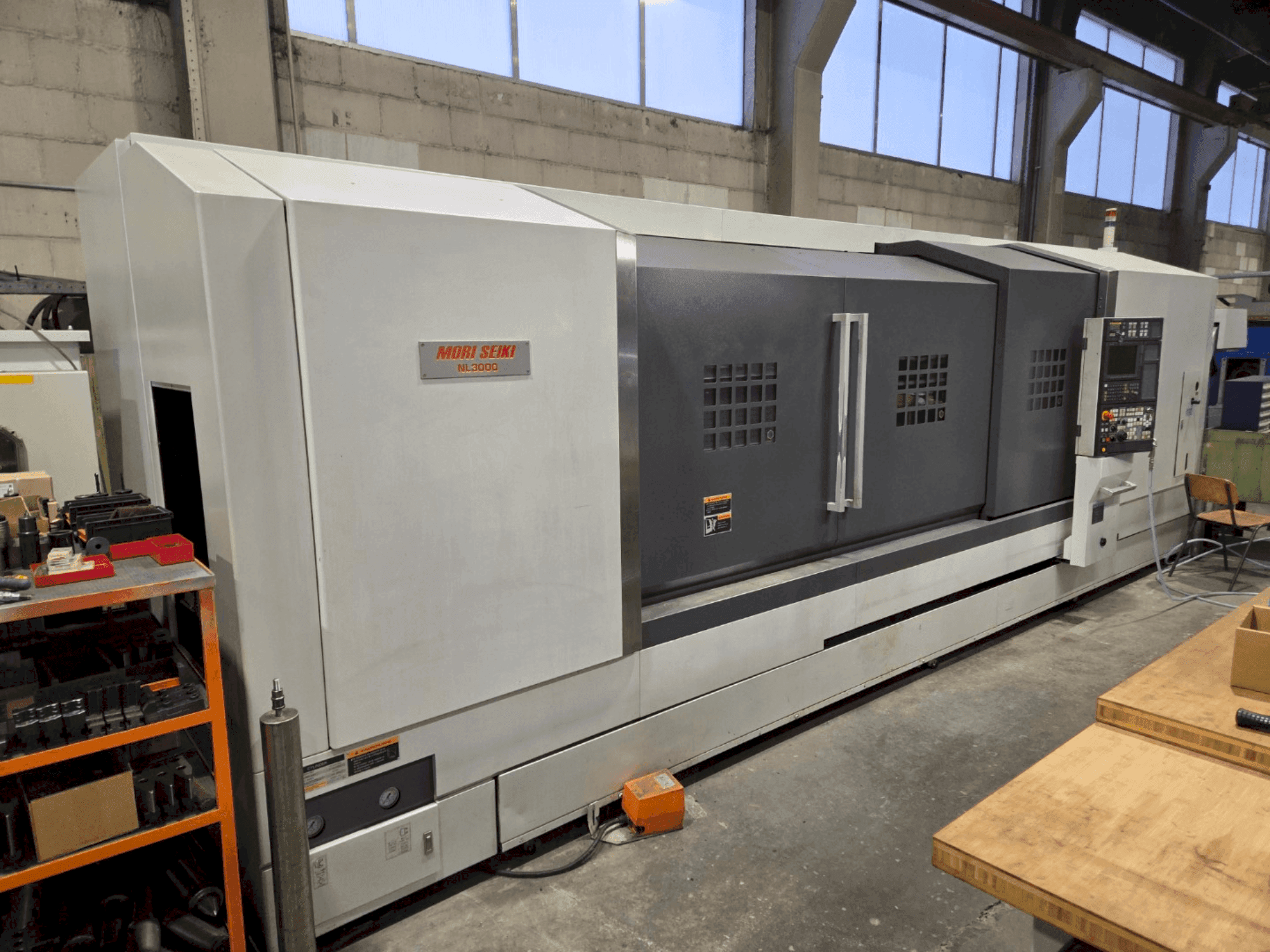 Widok z przodu maszyny MORI SEIKI MORI SEIKI NL3000/3000