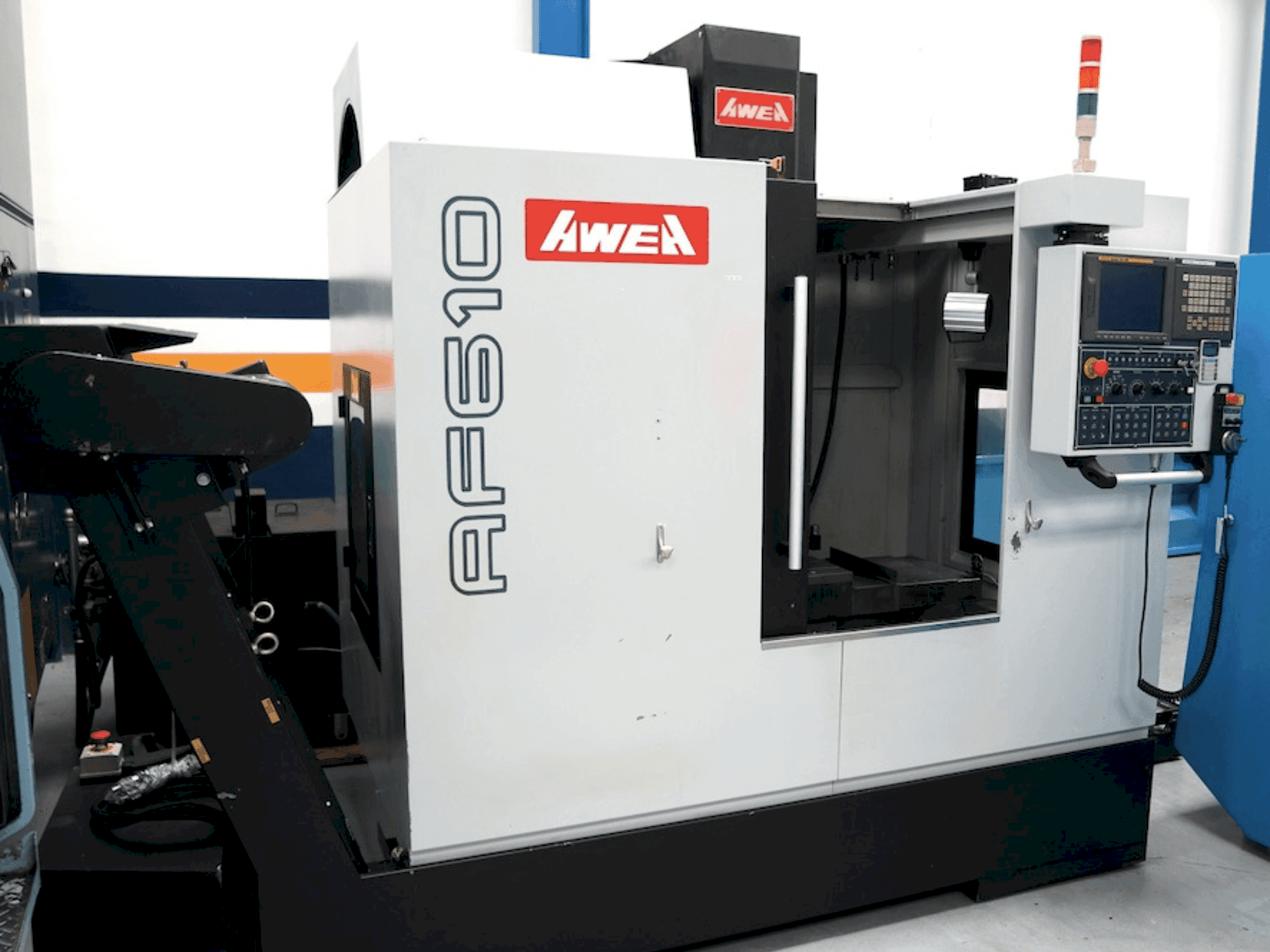 Widok z przodu maszyny AWEA AF 610