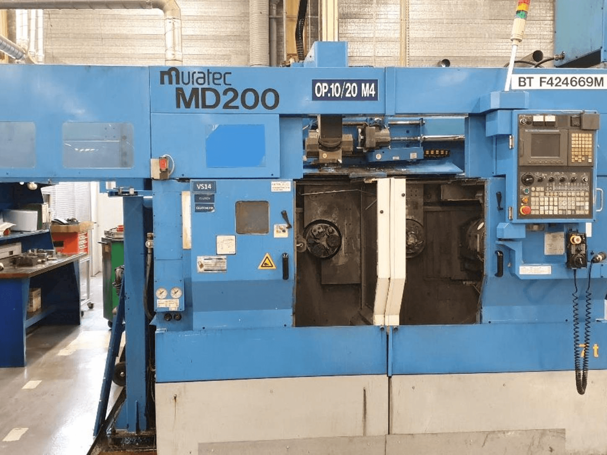 Widok z przodu maszyny Muratec MD200
