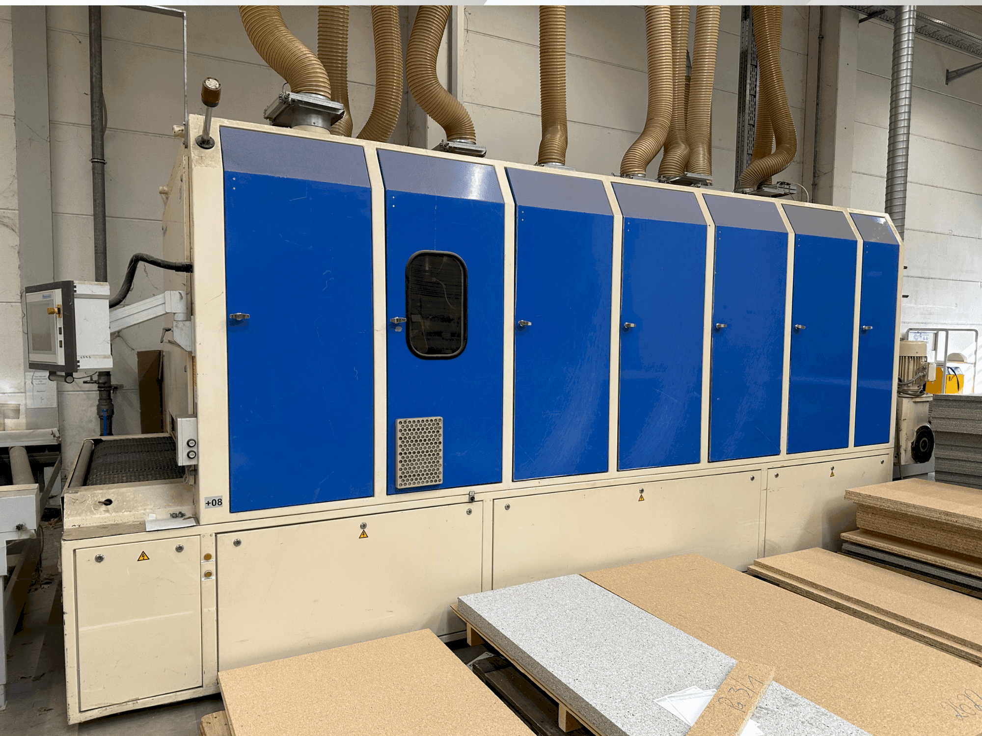 Widok z przodu maszyny HEESEMANN LSM8 / EA2