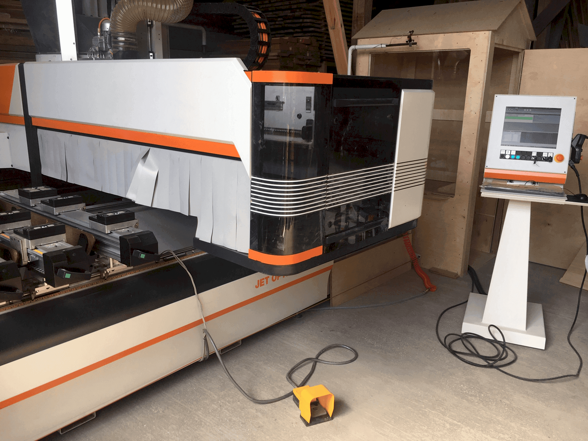 Widok z przodu maszyny BUSELLATO Jet Optima T5