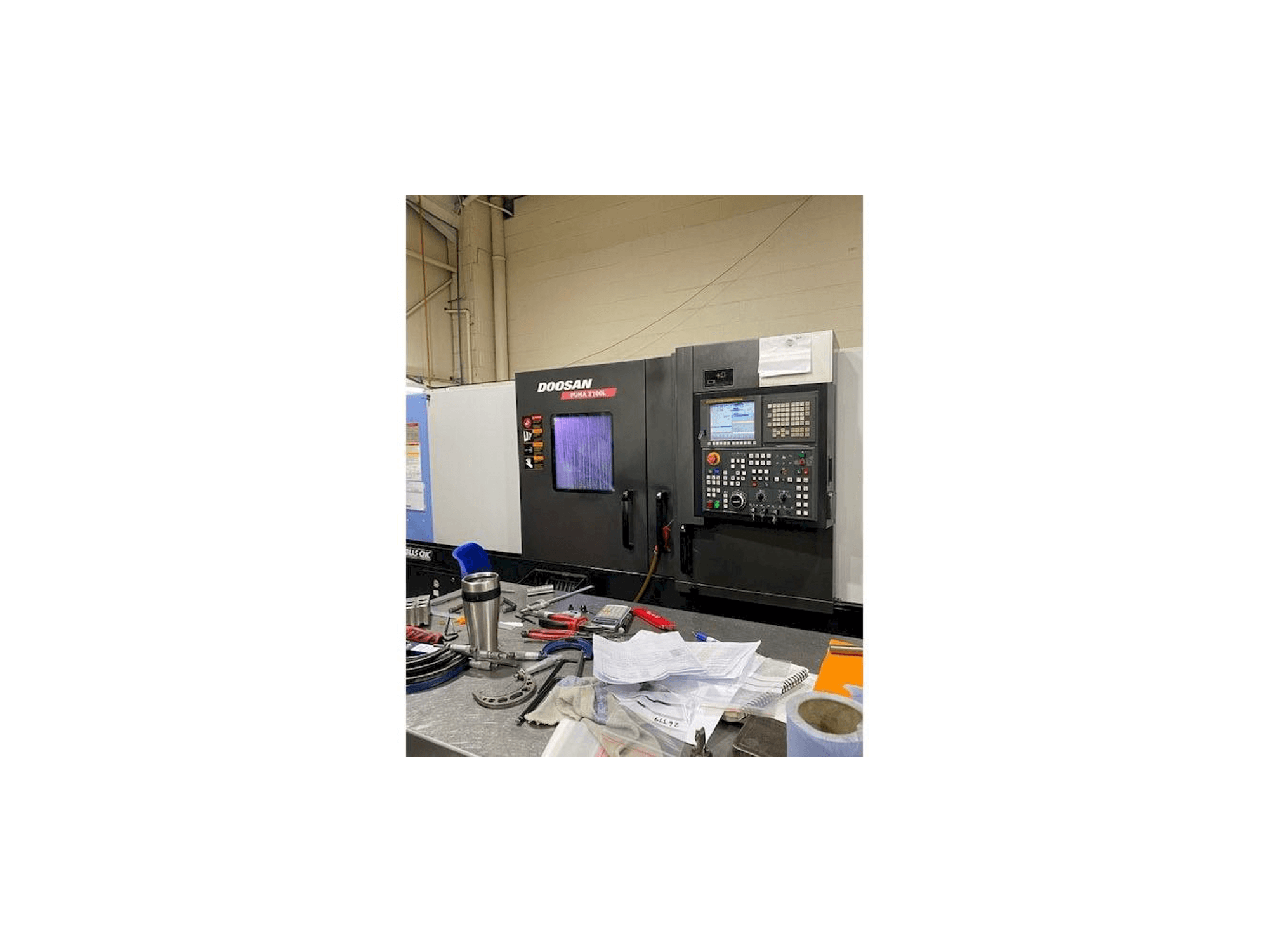 Widok z przodu maszyny Doosan Puma 3100L