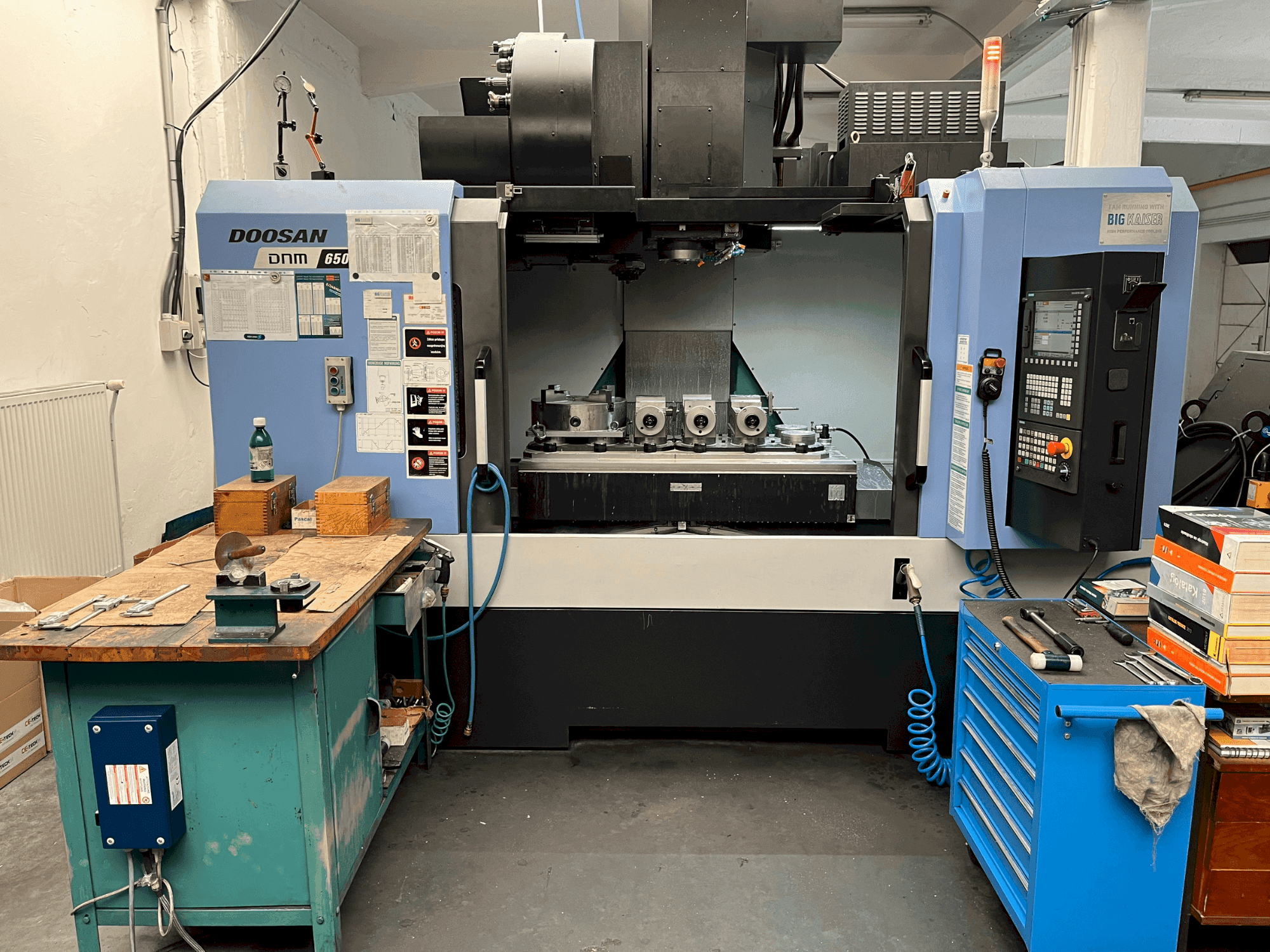 Widok z przodu maszyny DOOSAN DNM 650 II