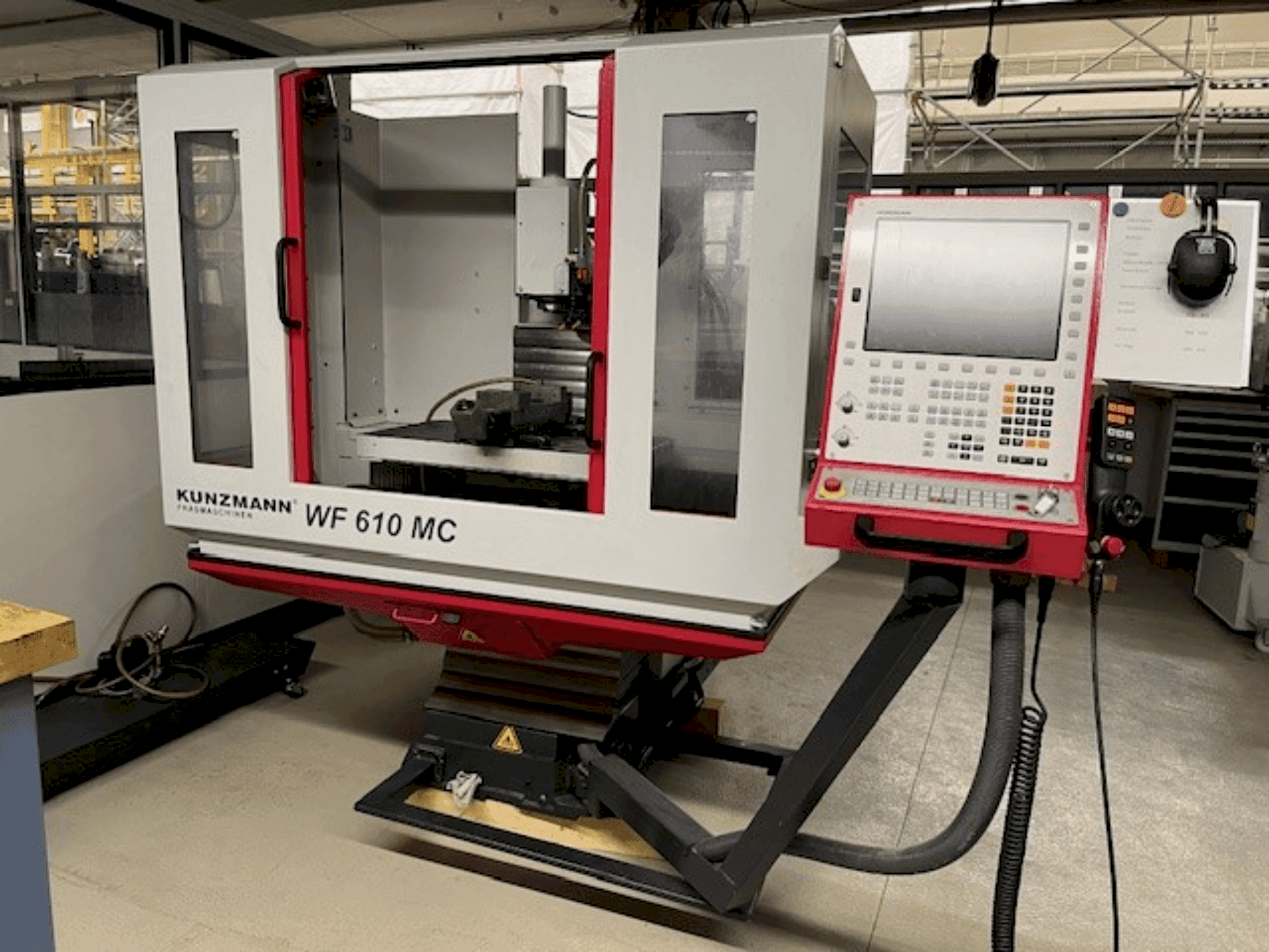 Widok z przodu maszyny KUNZMANN WF 610MC