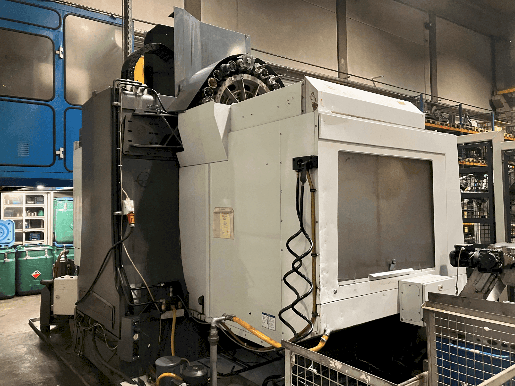 Widok z przodu maszyny HAAS VF 7/50