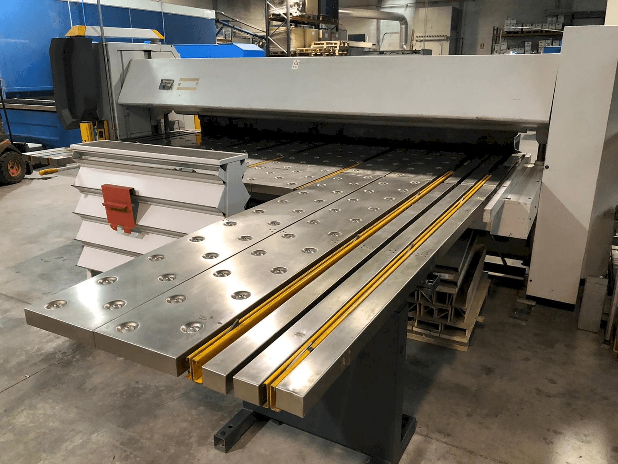 Widok z przodu maszyny RAS Flexibend 73.30