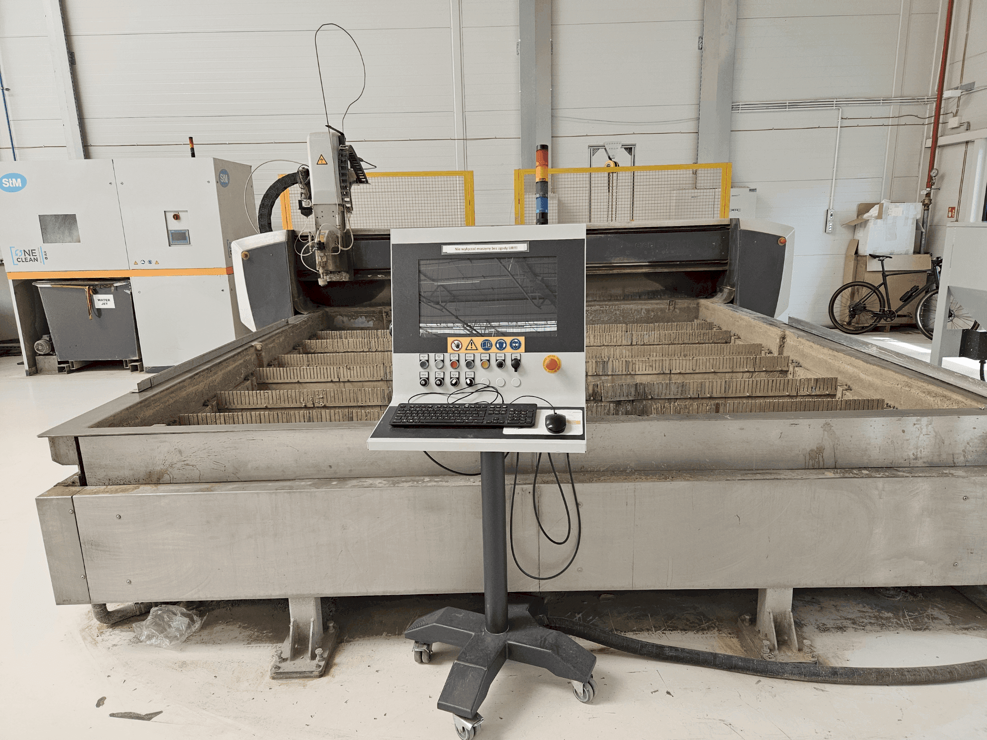 Widok z przodu maszyny STM WS3030 Wanne 4.2