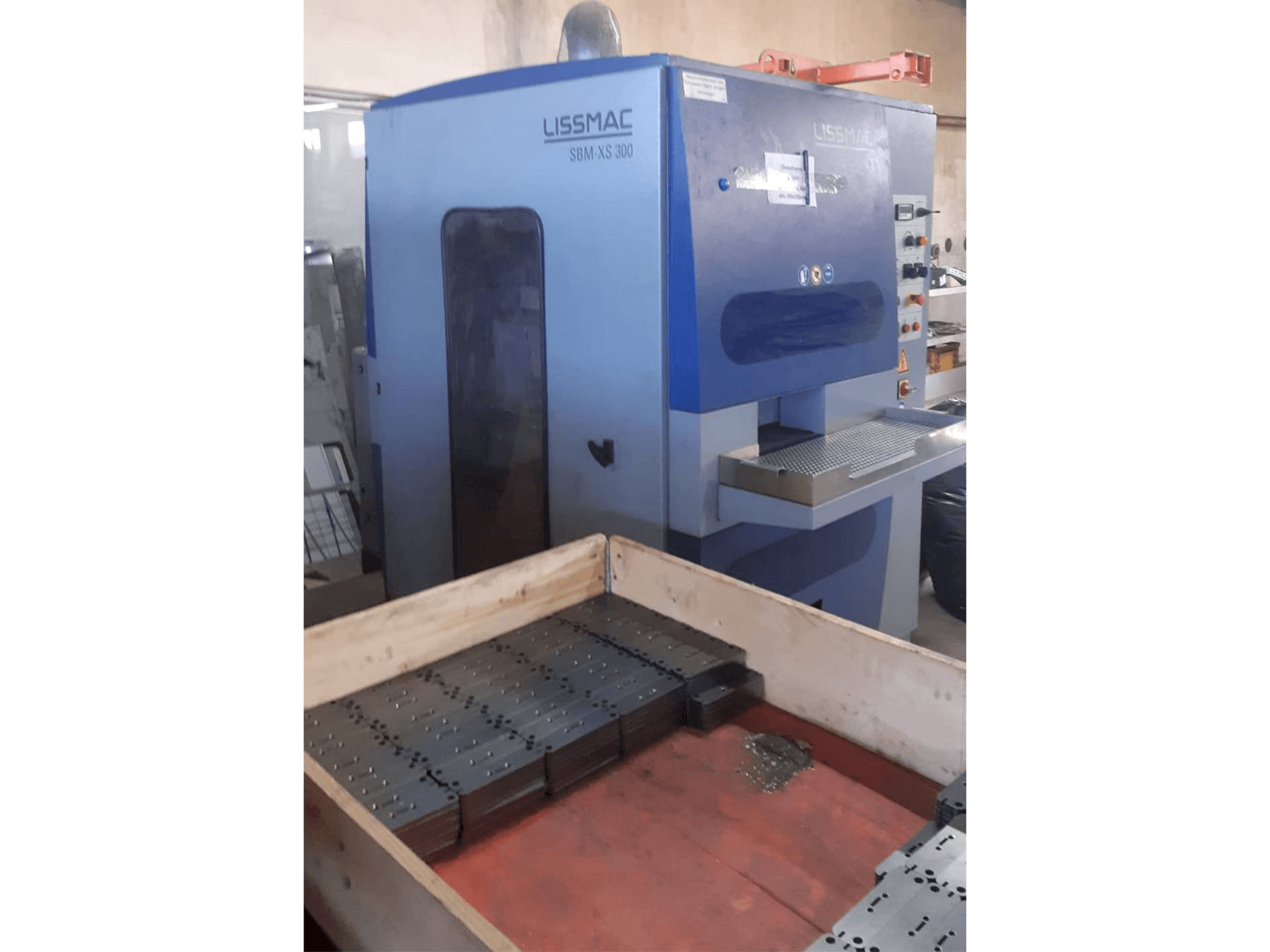Widok z przodu maszyny LISSMAC SBM-XS 300