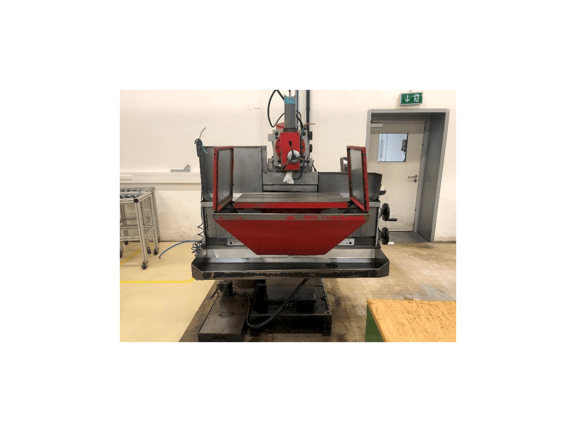 Widok z przodu maszyny EMCO FB5