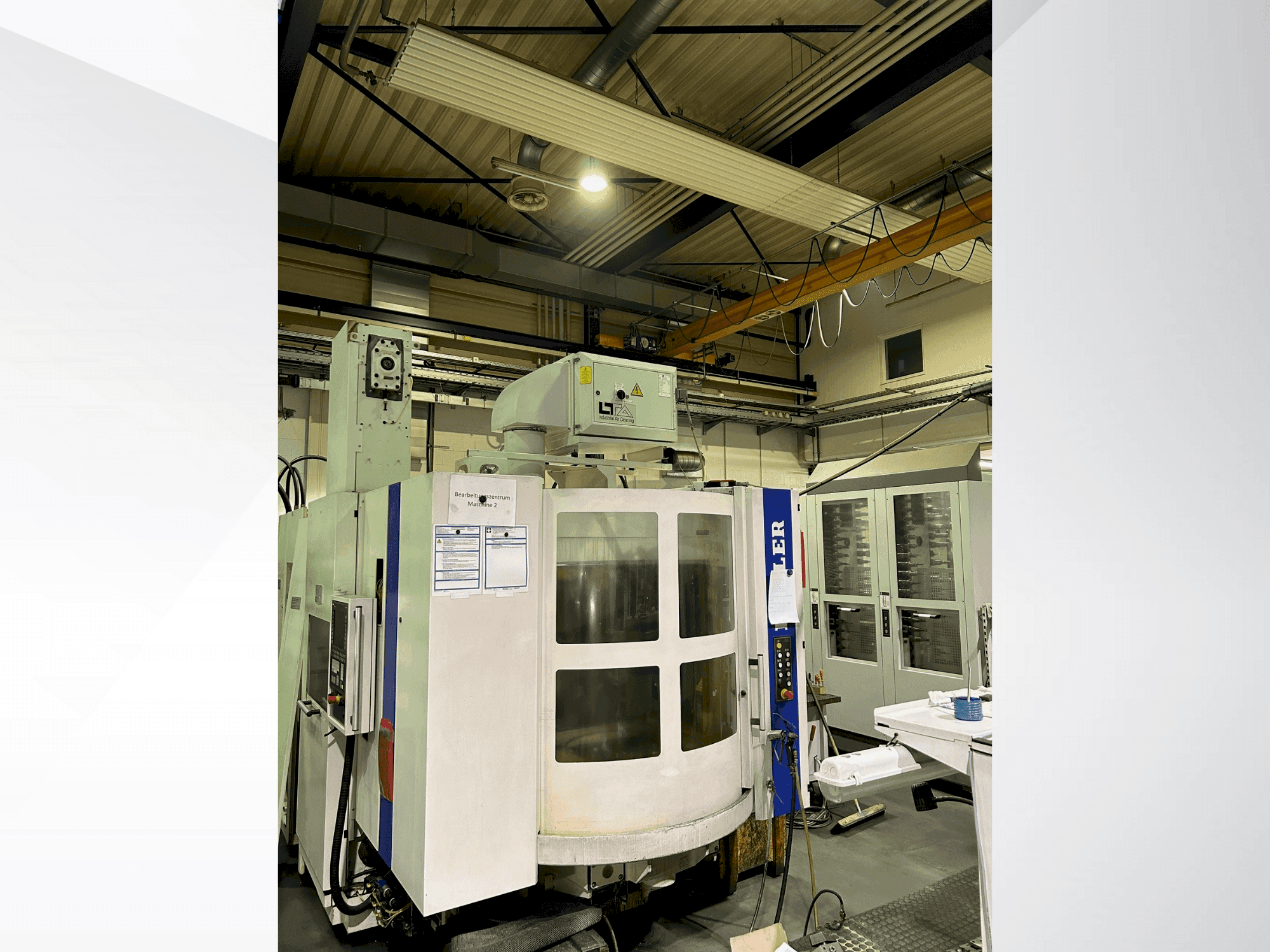 Widok z przodu maszyny HELLER MC16