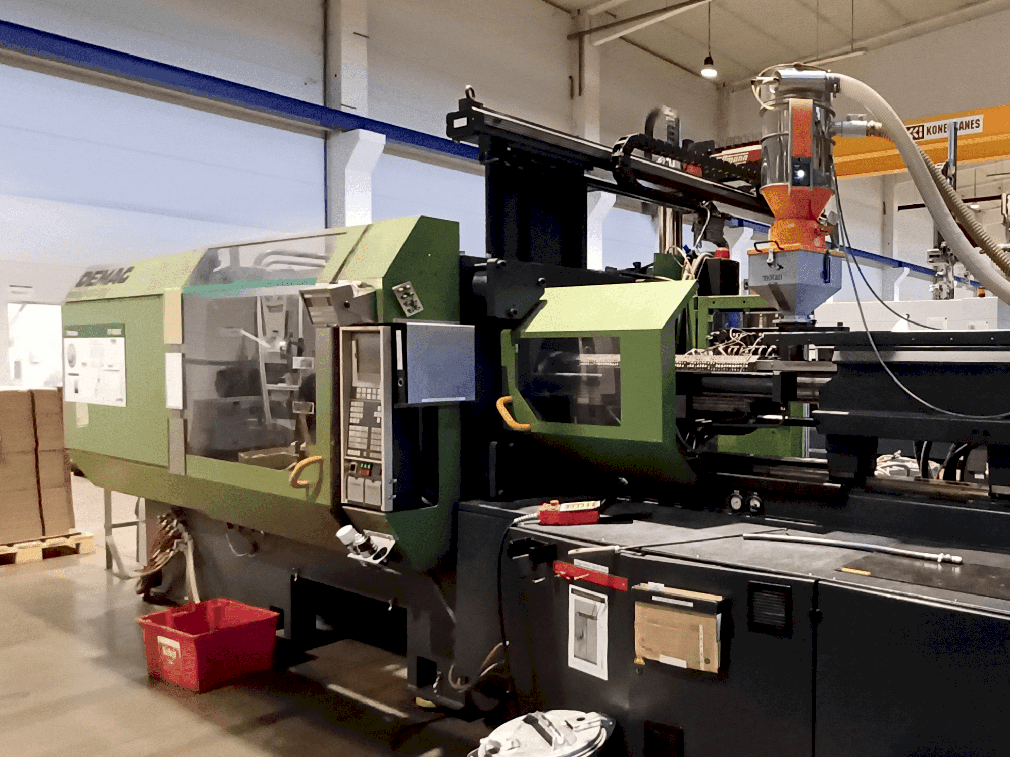 Widok z przodu maszyny DEMAG ERGOTECH 4200-2300