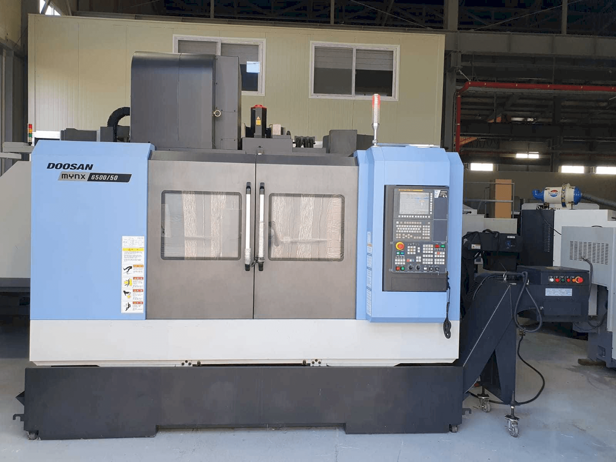 Widok z przodu maszyny Doosan Mynx 6500/50