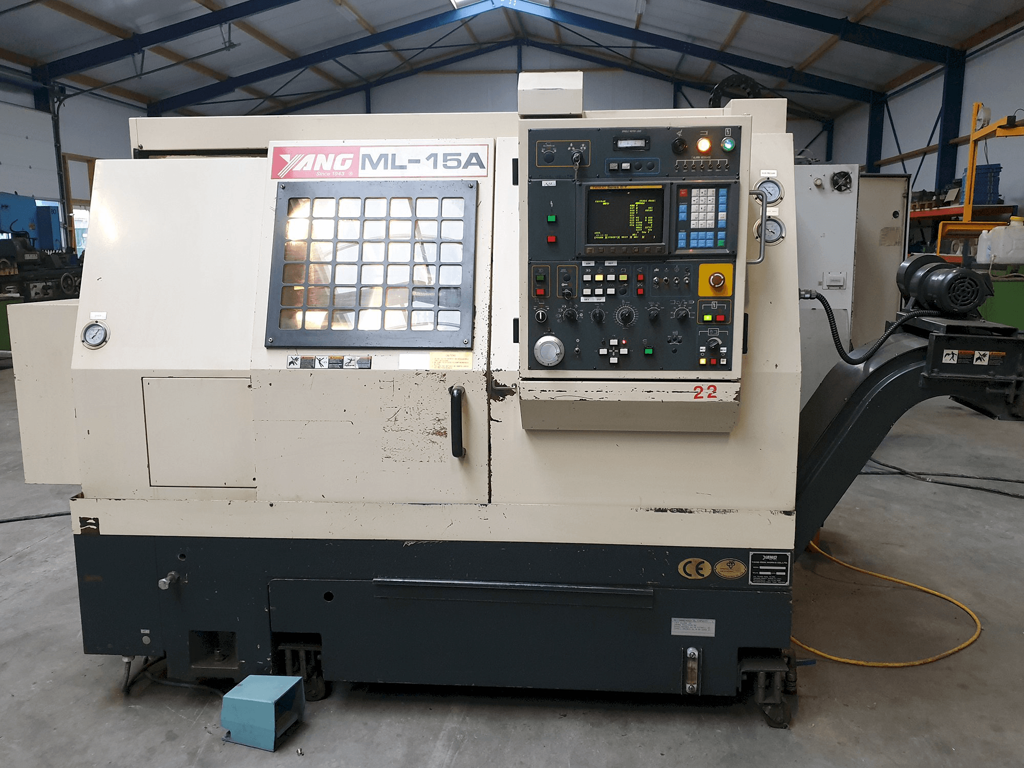Widok z przodu maszyny Yang ML-15A