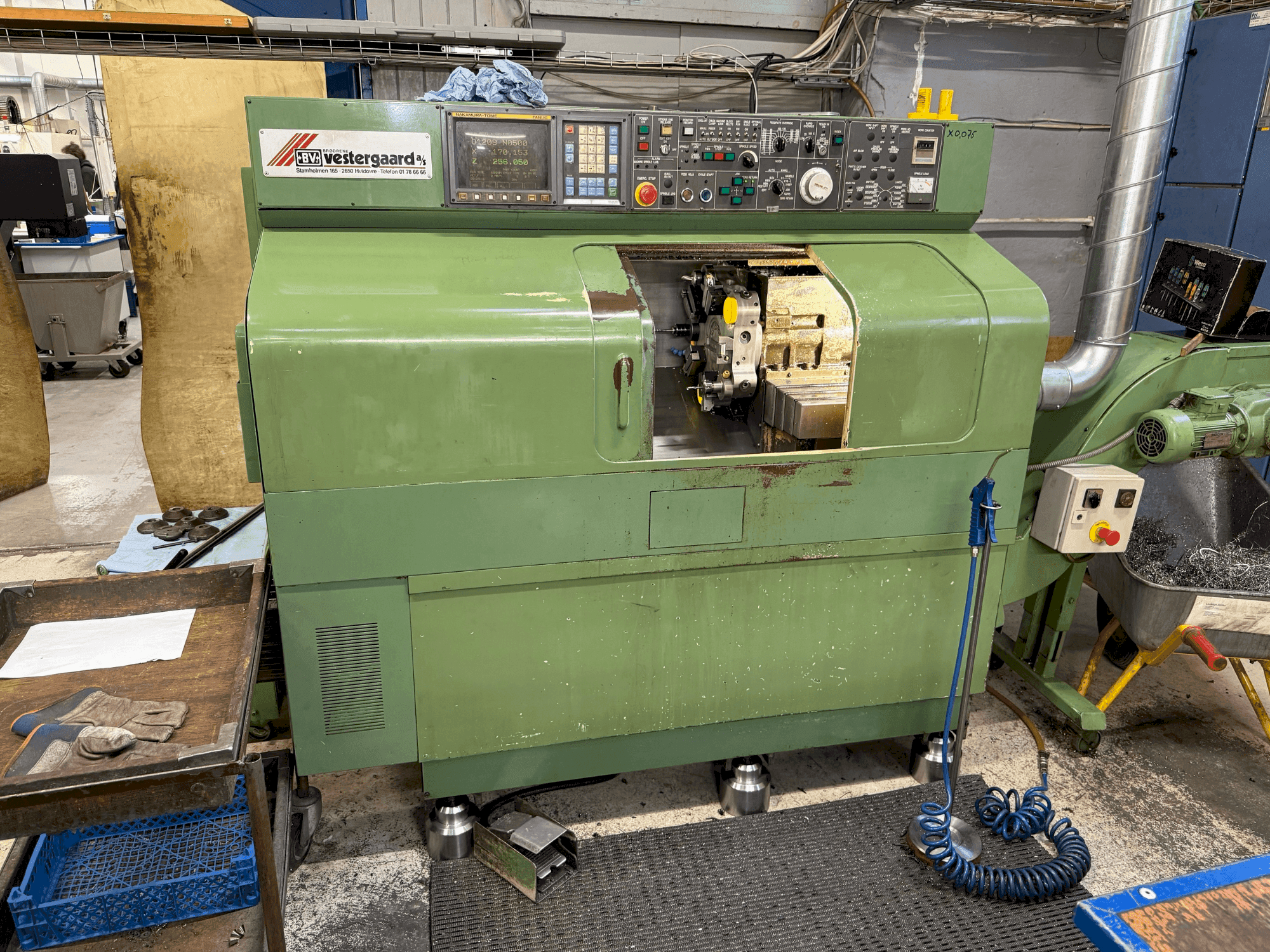 Widok z przodu maszyny NAKAMURA TMC-15