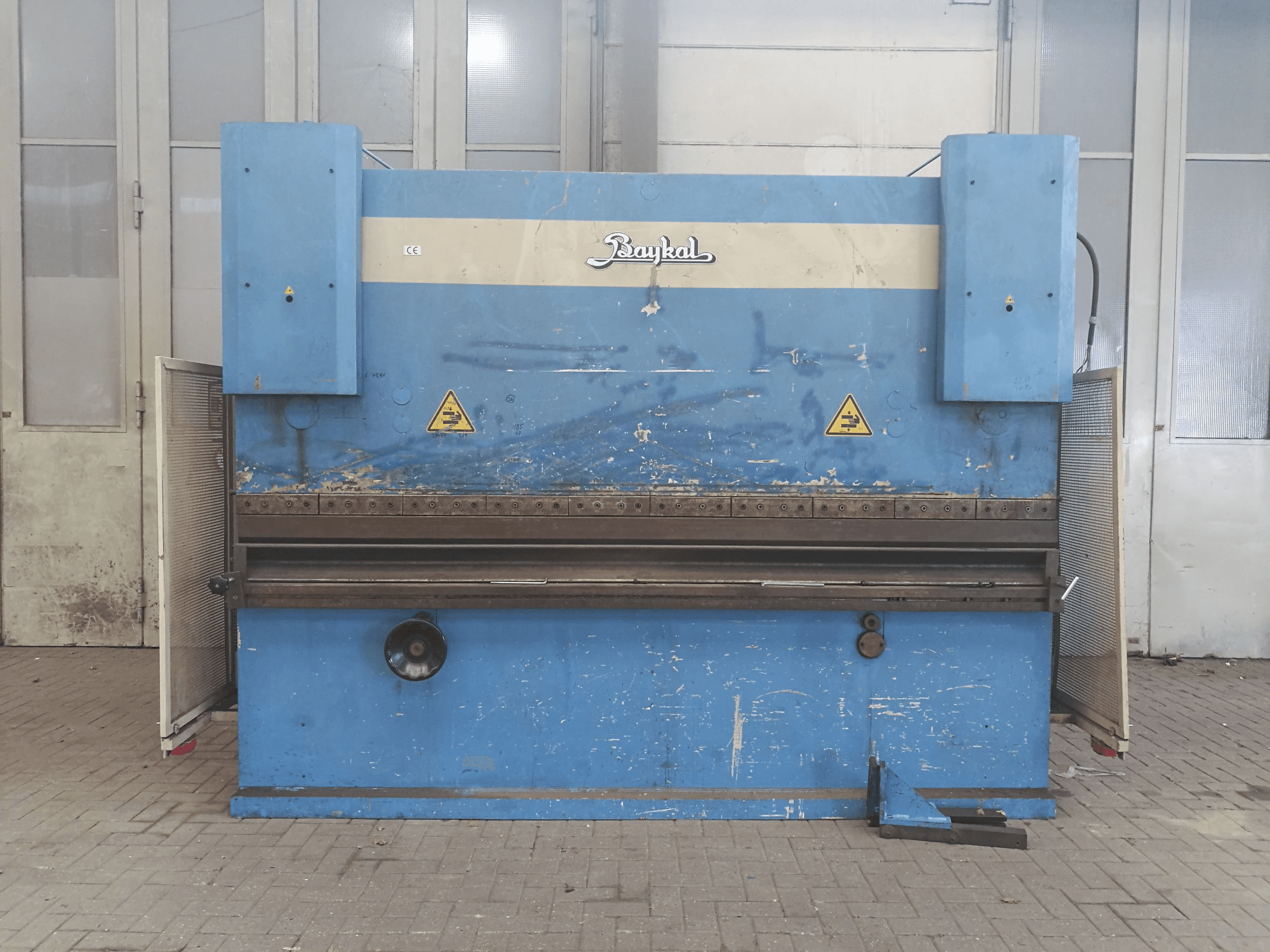 Widok z przodu maszyny Baykal APH 3112x220