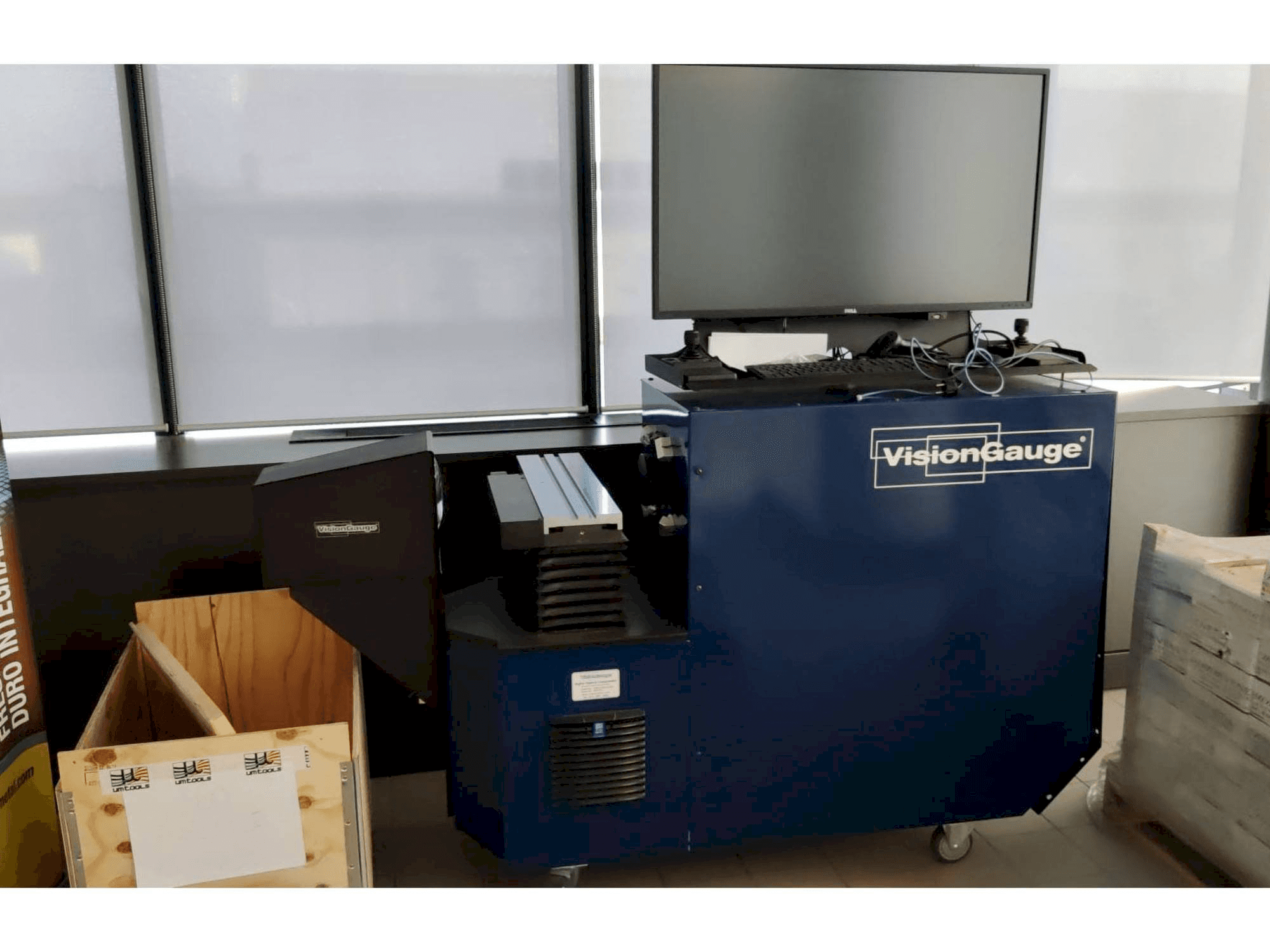 Widok z przodu maszyny Vision Gauge 500 series