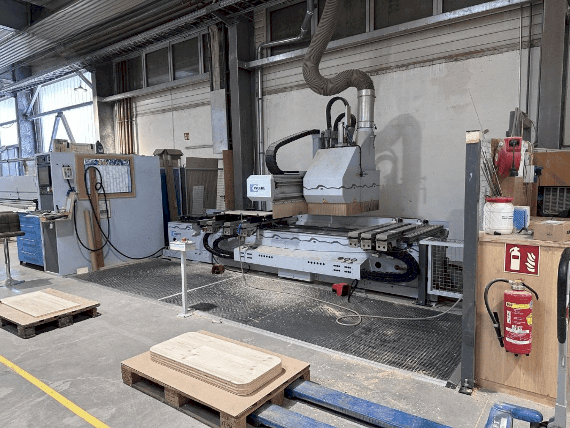 Widok z przodu maszyny Weeke OPTIMAT BHC 550