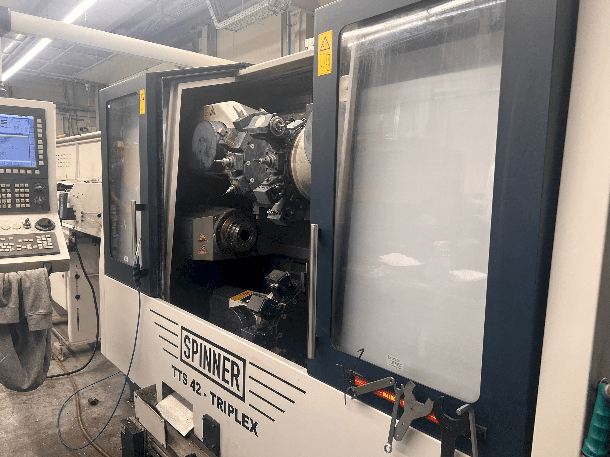 Widok z przodu maszyny SPINNER TTS 42
