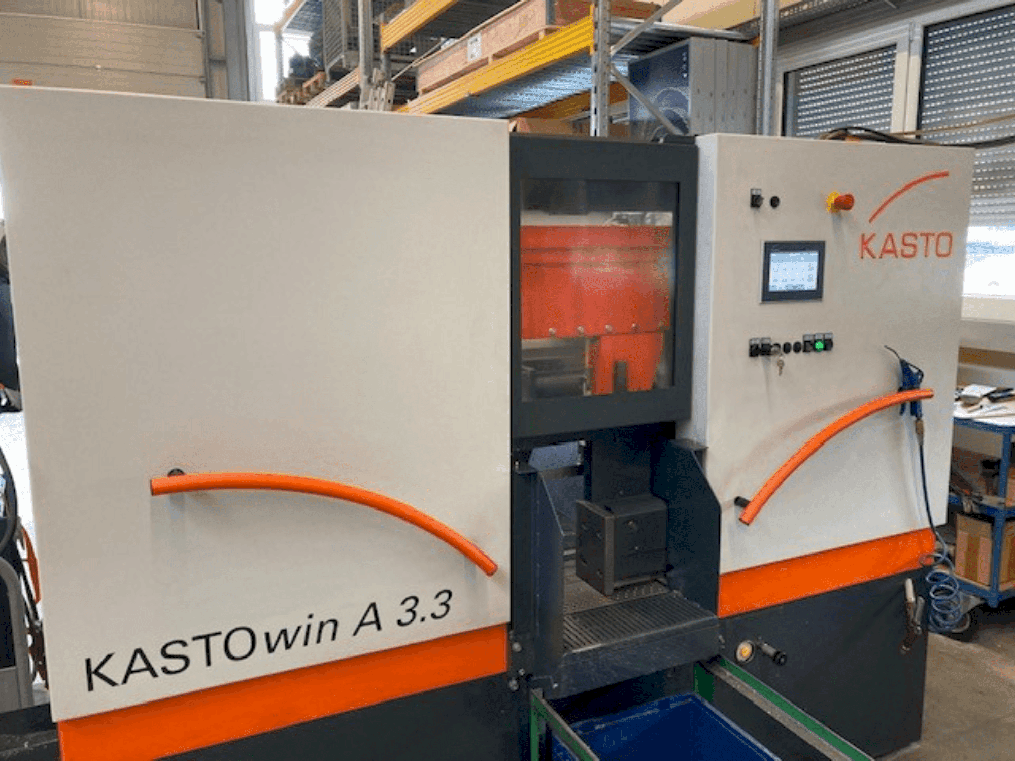 Widok z przodu maszyny KASTO Win A 3.3