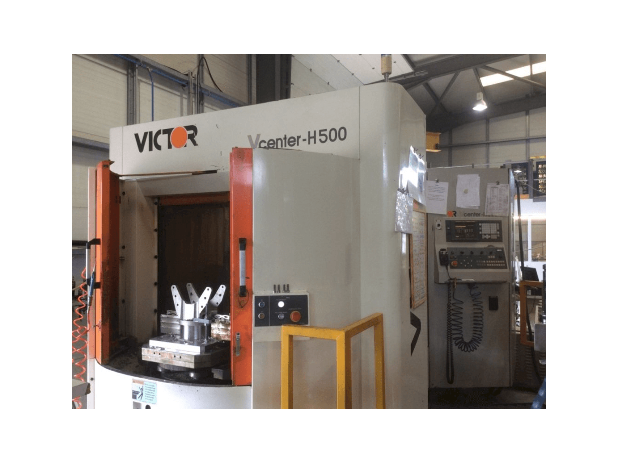 Widok z przodu maszyny Victor H 500