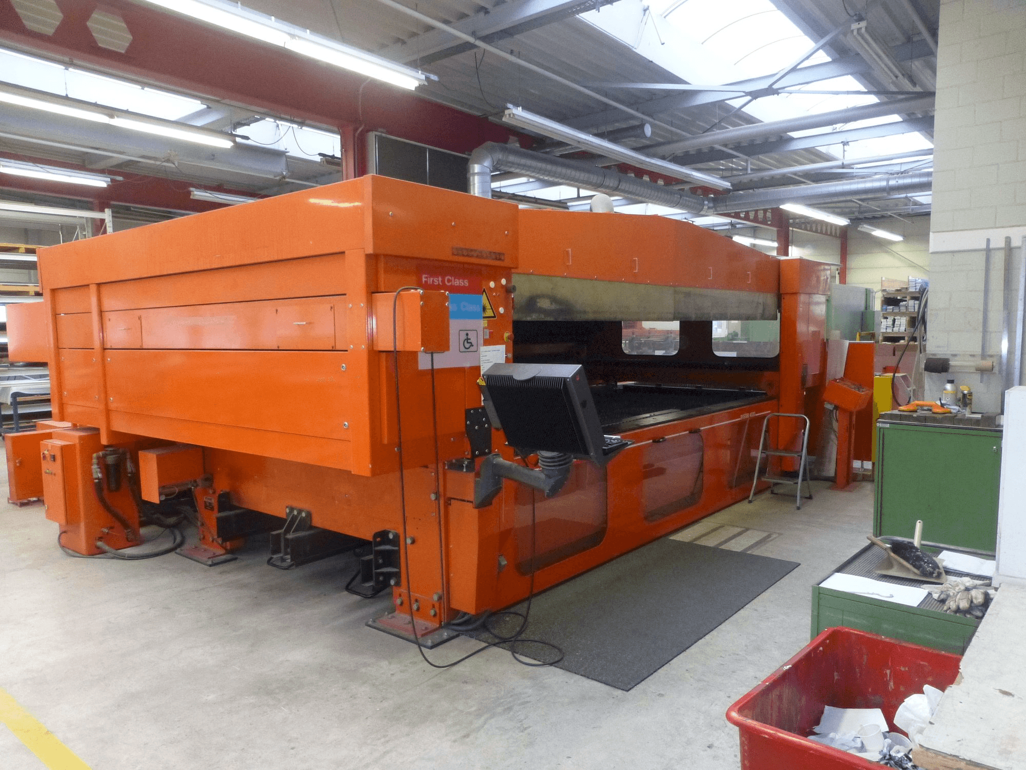 Widok z przodu maszyny Bystronic BYSTAR 4020