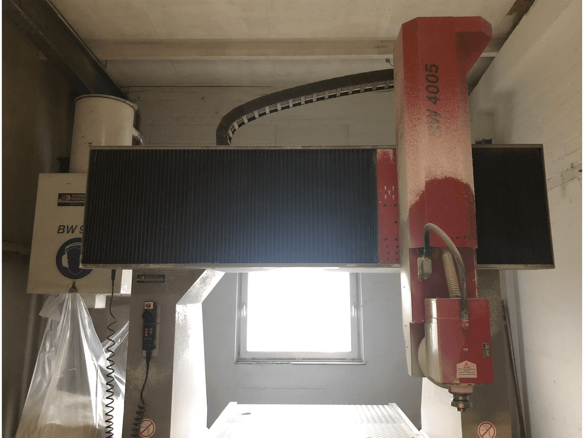 Widok z przodu maszyny BORNEMANN BW 4005