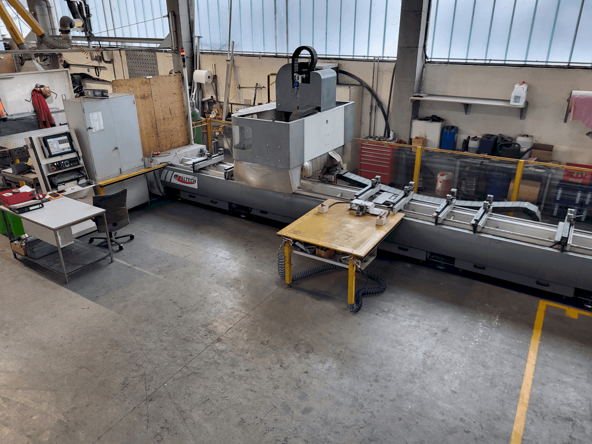 Widok z przodu maszyny ALTECH Tango