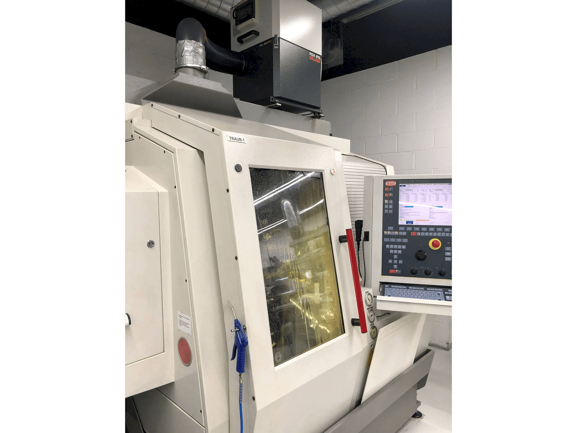 Widok z przodu maszyny TRAUB TNL 18