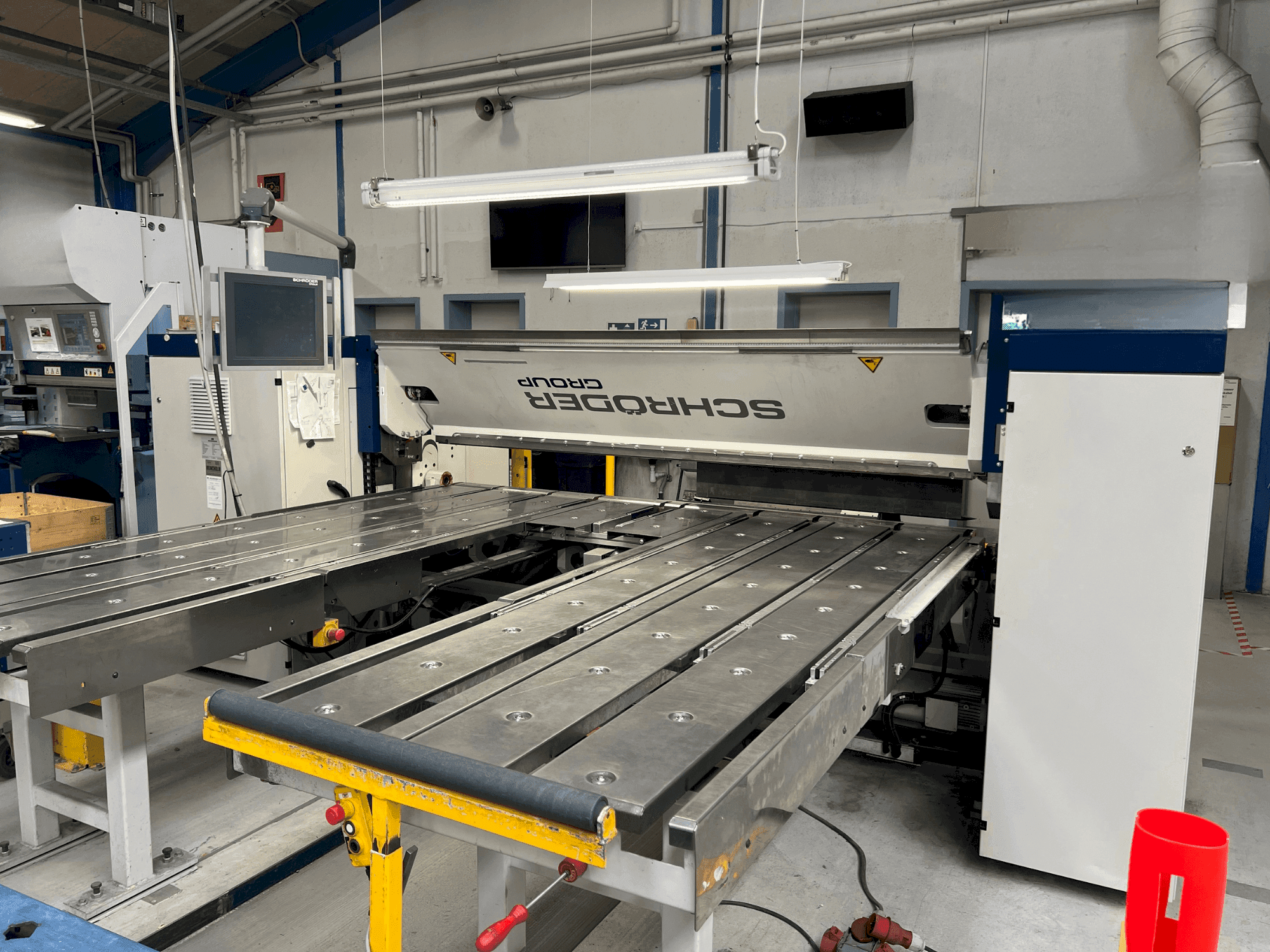 Widok z przodu maszyny SCHRODER-FASTI PowerBend Professional 2500/4,0 UD