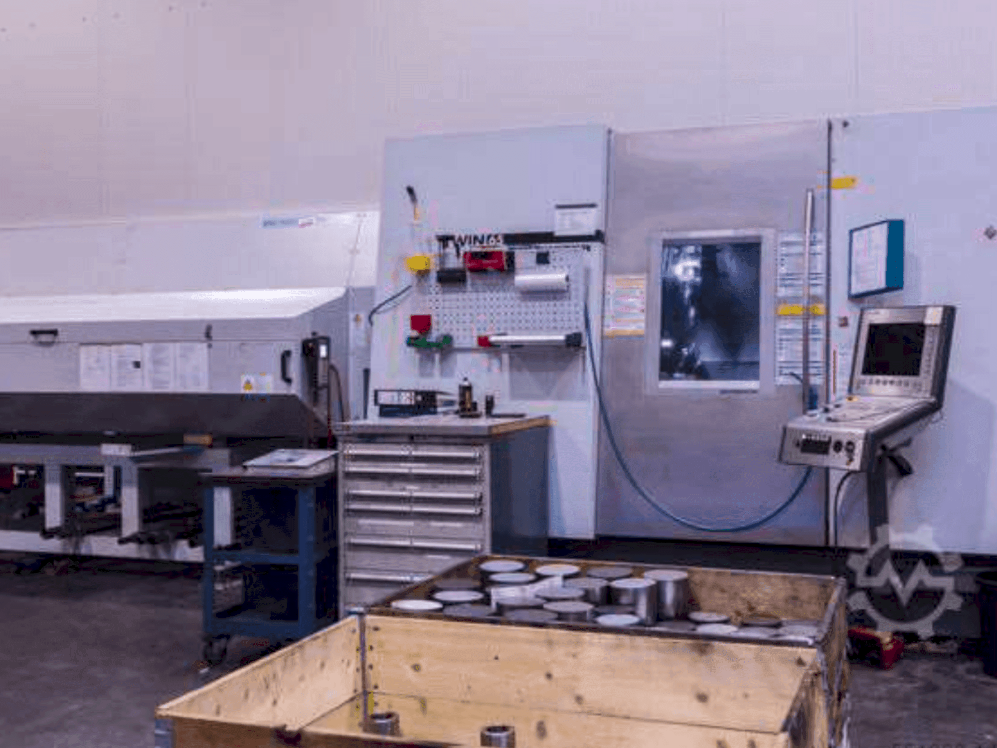 Widok z przodu maszyny DMG Gildemeister Twin 65 (2004)