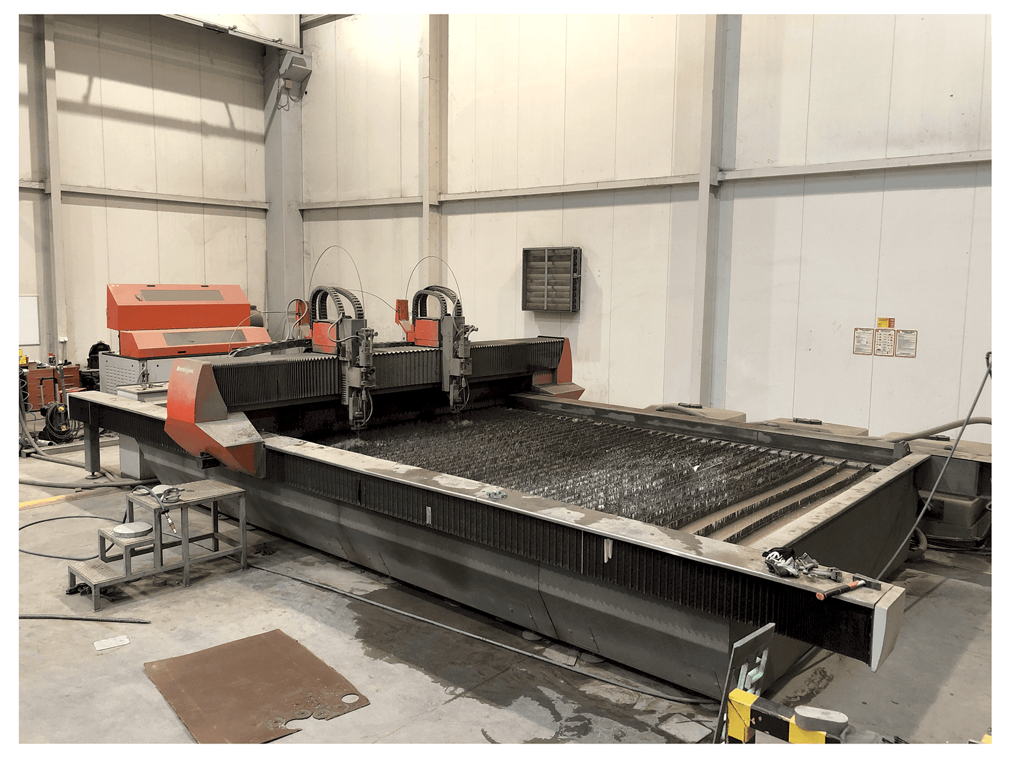 Widok z przodu maszyny Bystronic ByJet Flex 6030