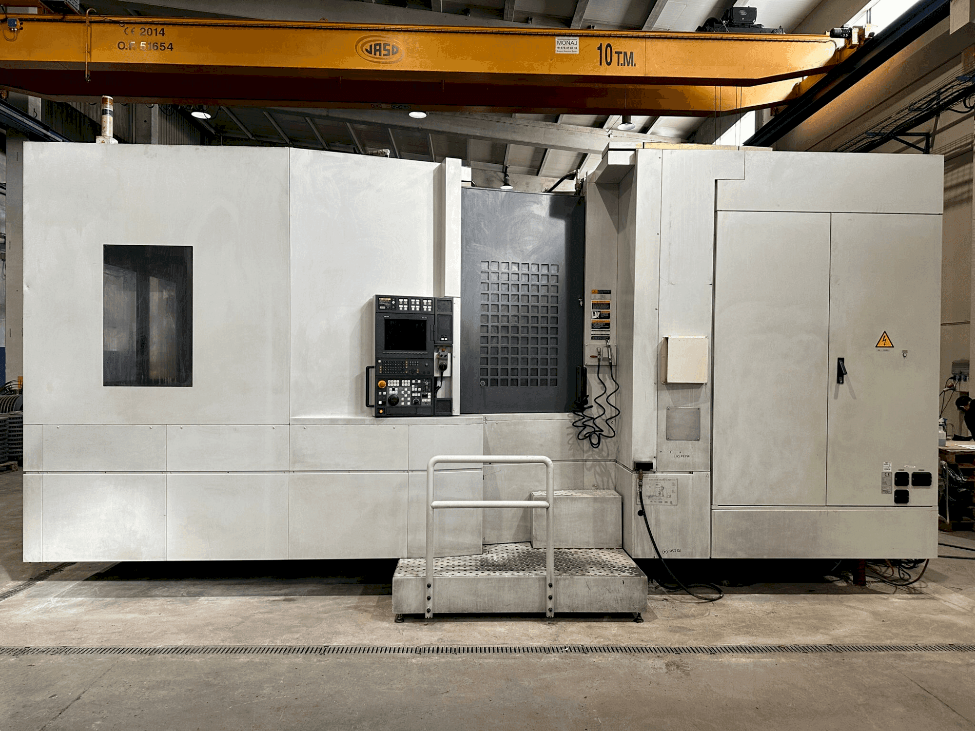 Widok z przodu maszyny MORI SEIKI NH8000DCG