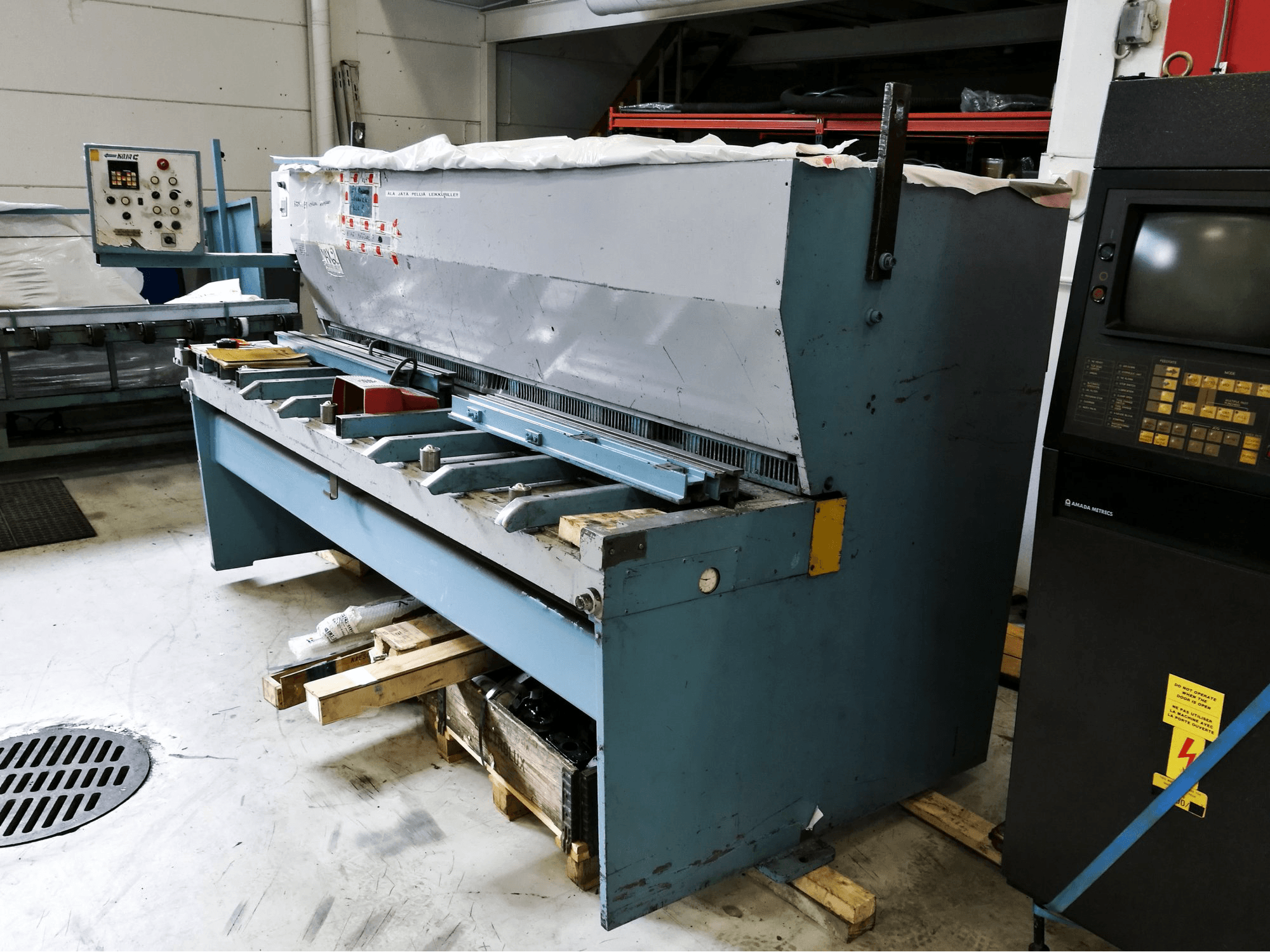 Widok z przodu maszyny CHE 25/4