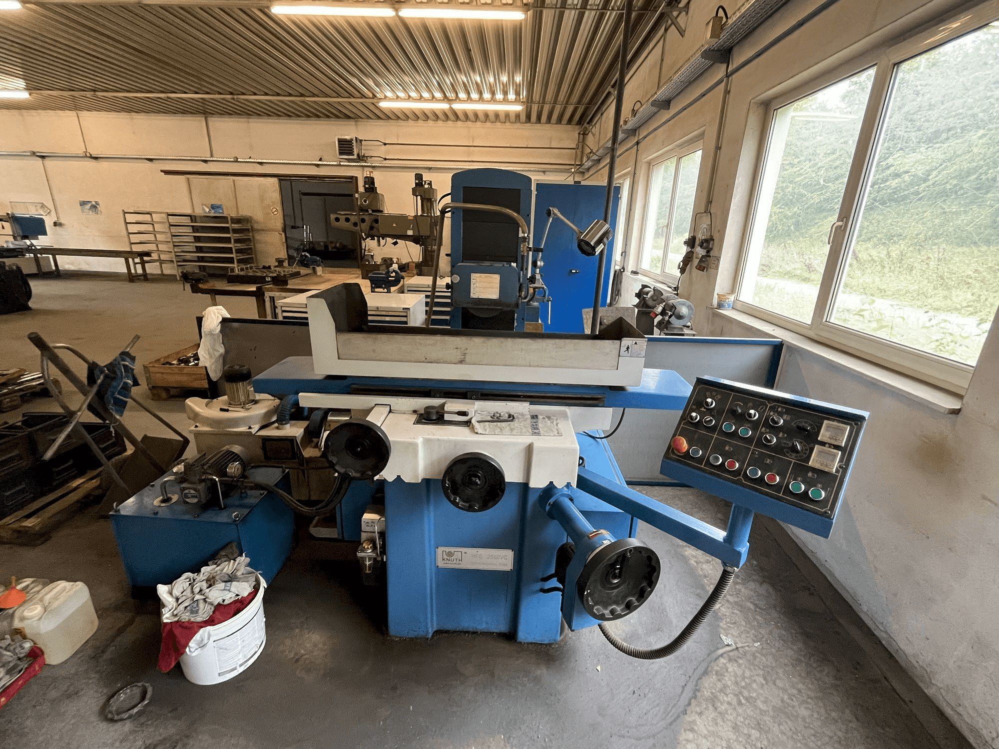 Widok z przodu maszyny KNUTH HFS 2550 VC