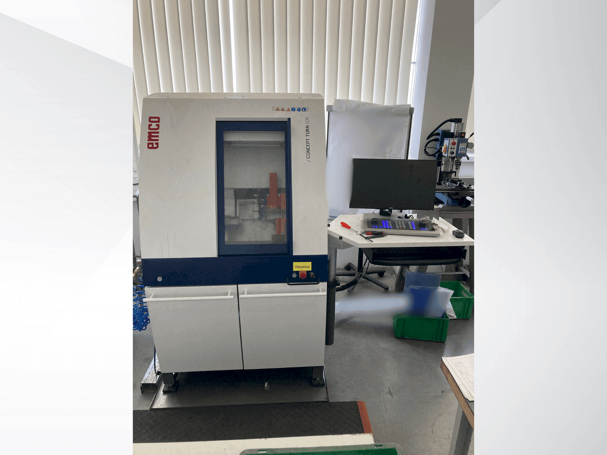Widok z przodu maszyny EMCO Concept Turn 105