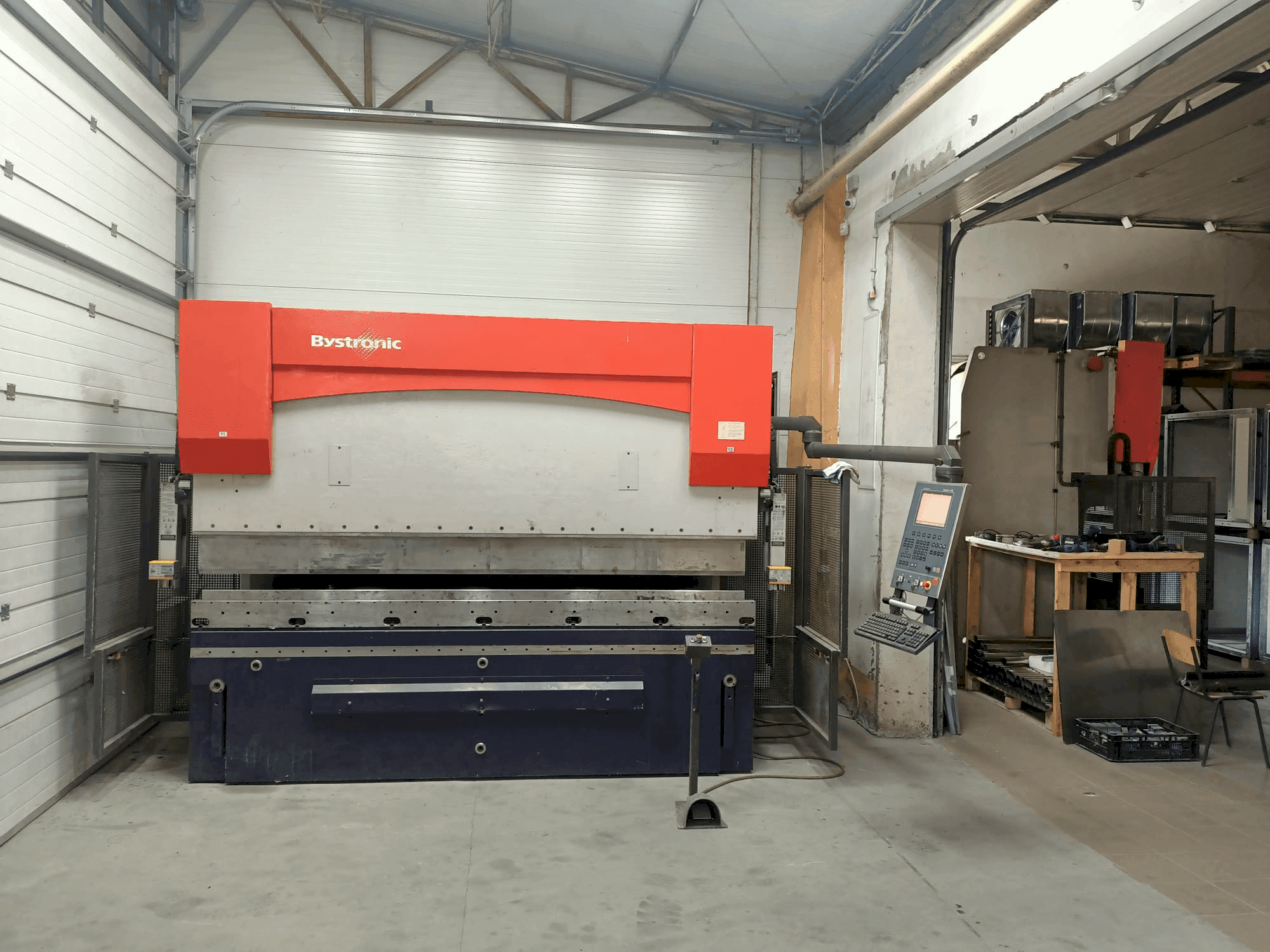 Widok z przodu maszyny Bystronic PR100x3100